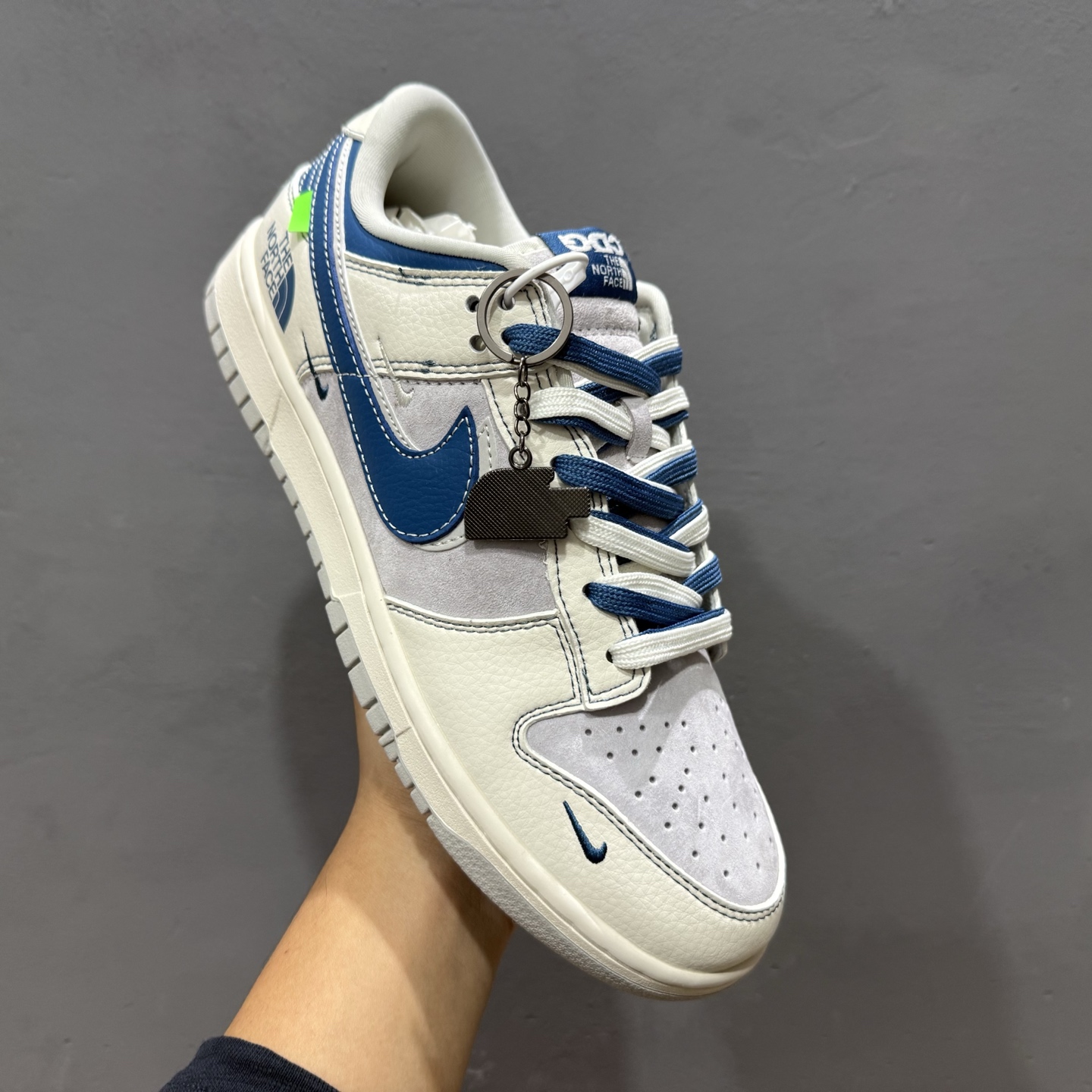 独家实拍Nike SB Dunk Low LV系列 绑带涂鸦白蓝勾 周年高端定制 低帮休闲板鞋 DM6868-074