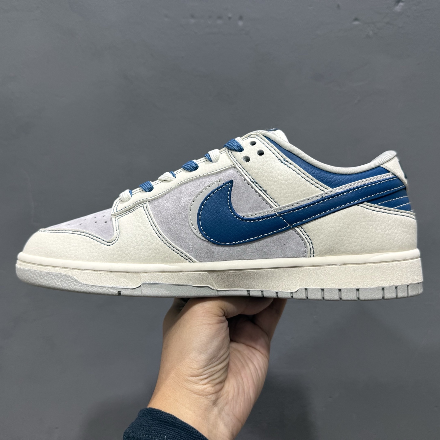 独家实拍Nike SB Dunk Low LV系列 绑带涂鸦白蓝勾 周年高端定制 低帮休闲板鞋 DM6868-074