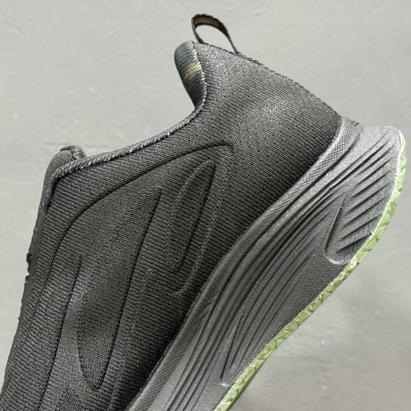 迪桑特DESCENTE RUNNING DFLUID流体鞋缓震BOA TPU防水支撑回弹跑步鞋