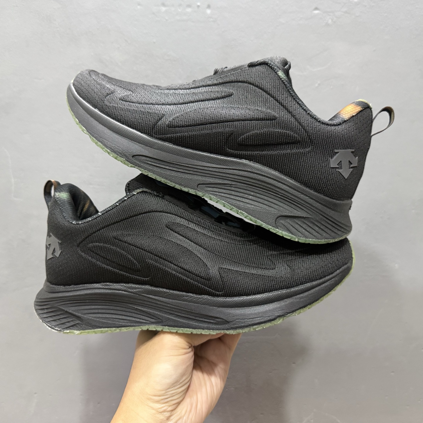 迪桑特DESCENTE RUNNING DFLUID流体鞋缓震BOA TPU防水支撑回弹跑步鞋