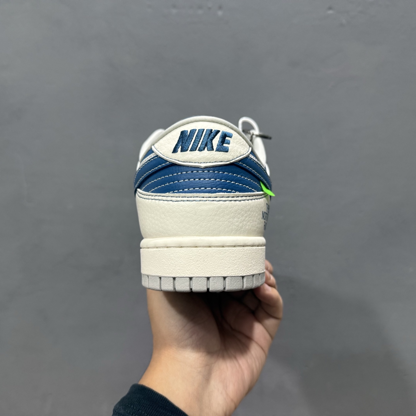 独家实拍Nike SB Dunk Low LV系列 绑带涂鸦白蓝勾 周年高端定制 低帮休闲板鞋 DM6868-074