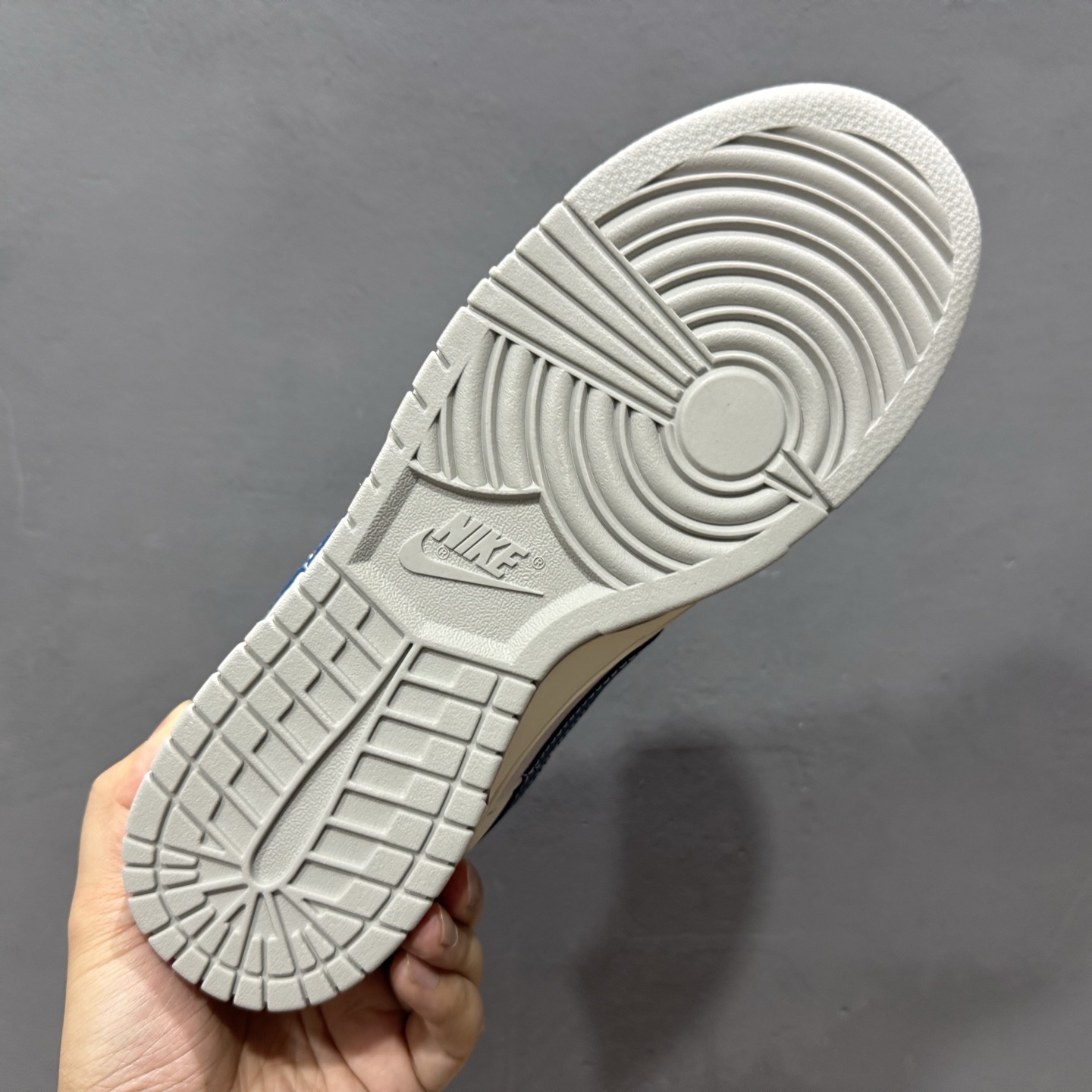 独家实拍Nike SB Dunk Low LV系列 绑带涂鸦白蓝勾 周年高端定制 低帮休闲板鞋 DM6868-074