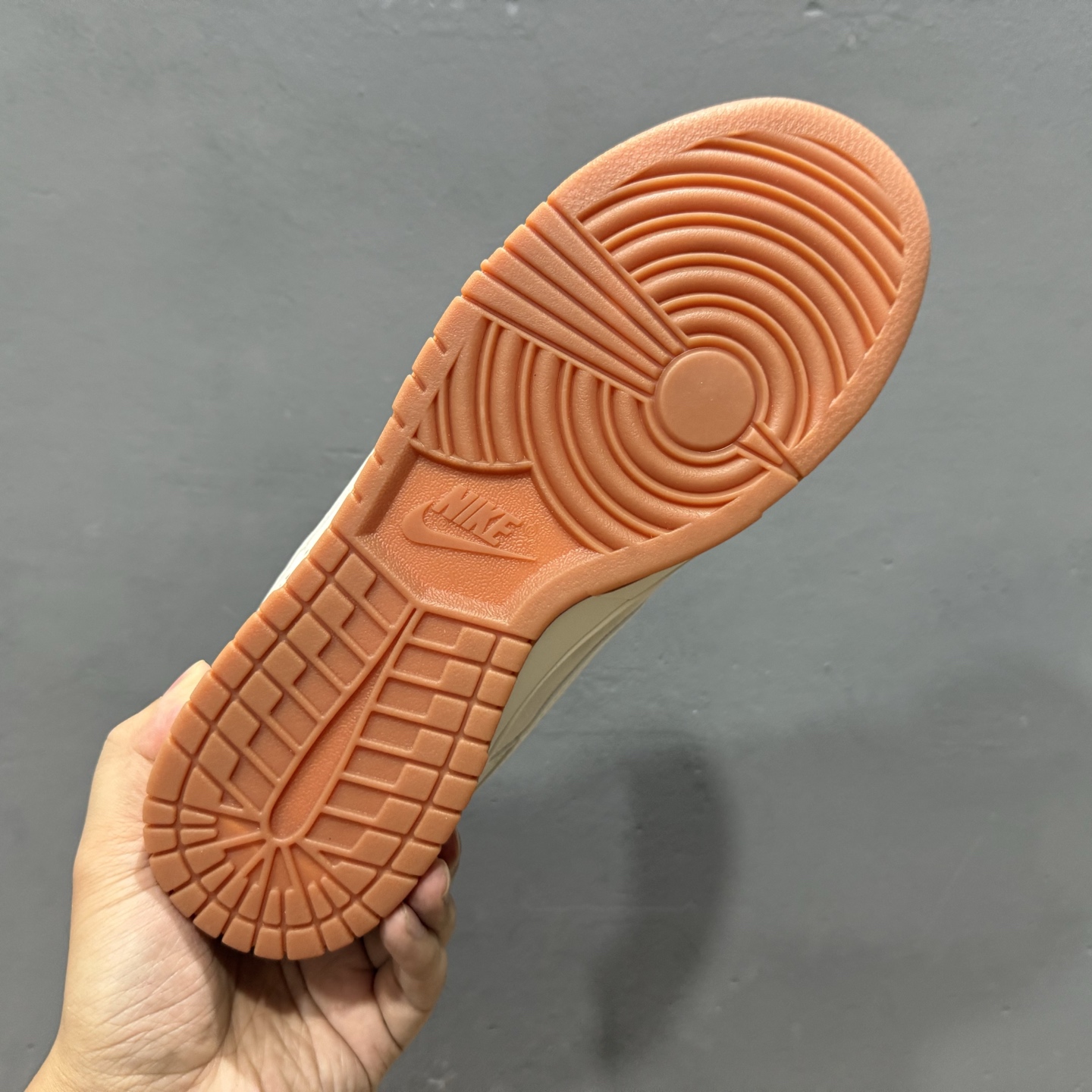 Nike SB Dunk Low“芬迪联名——刺绣白勾” 周年高端定制 低帮休闲板鞋 DM6868-039