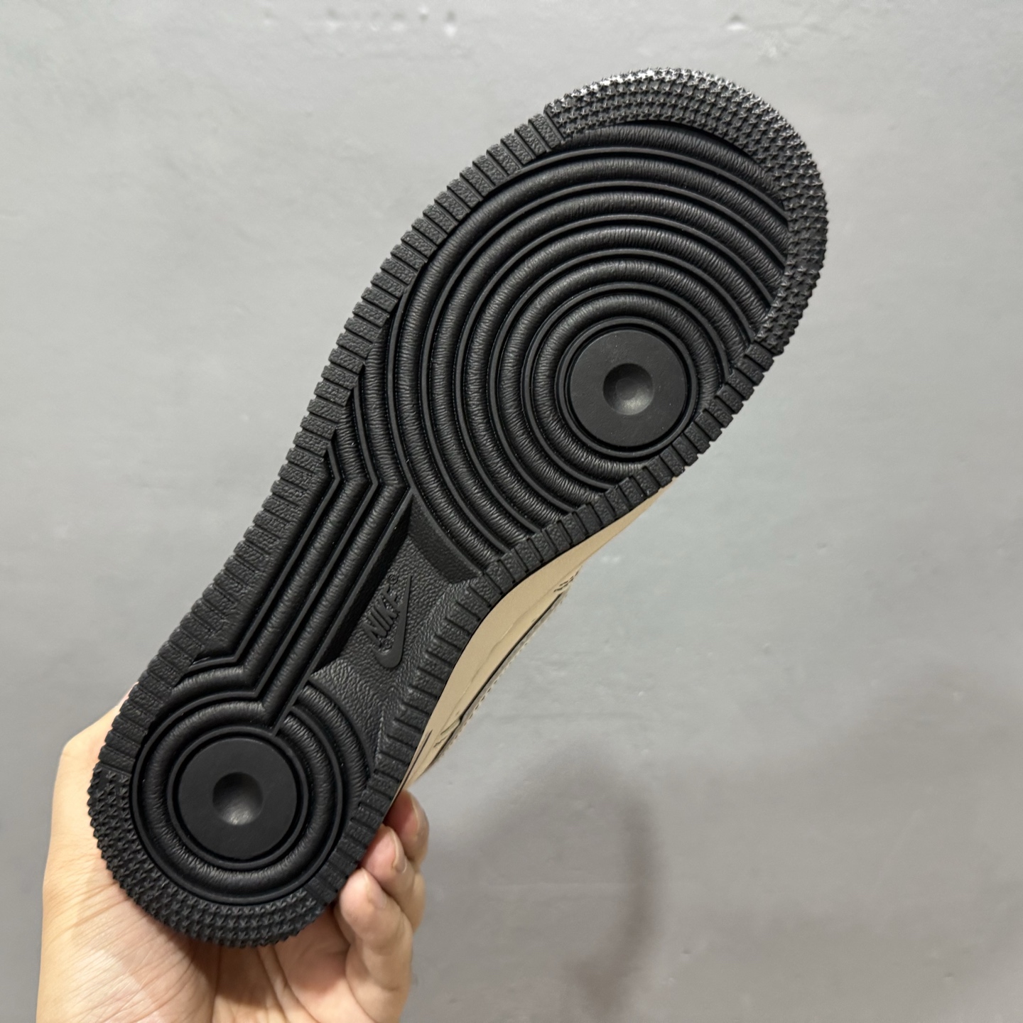 Burberry x NIke Air Force 1 米黑灰电绣 JP8028-062