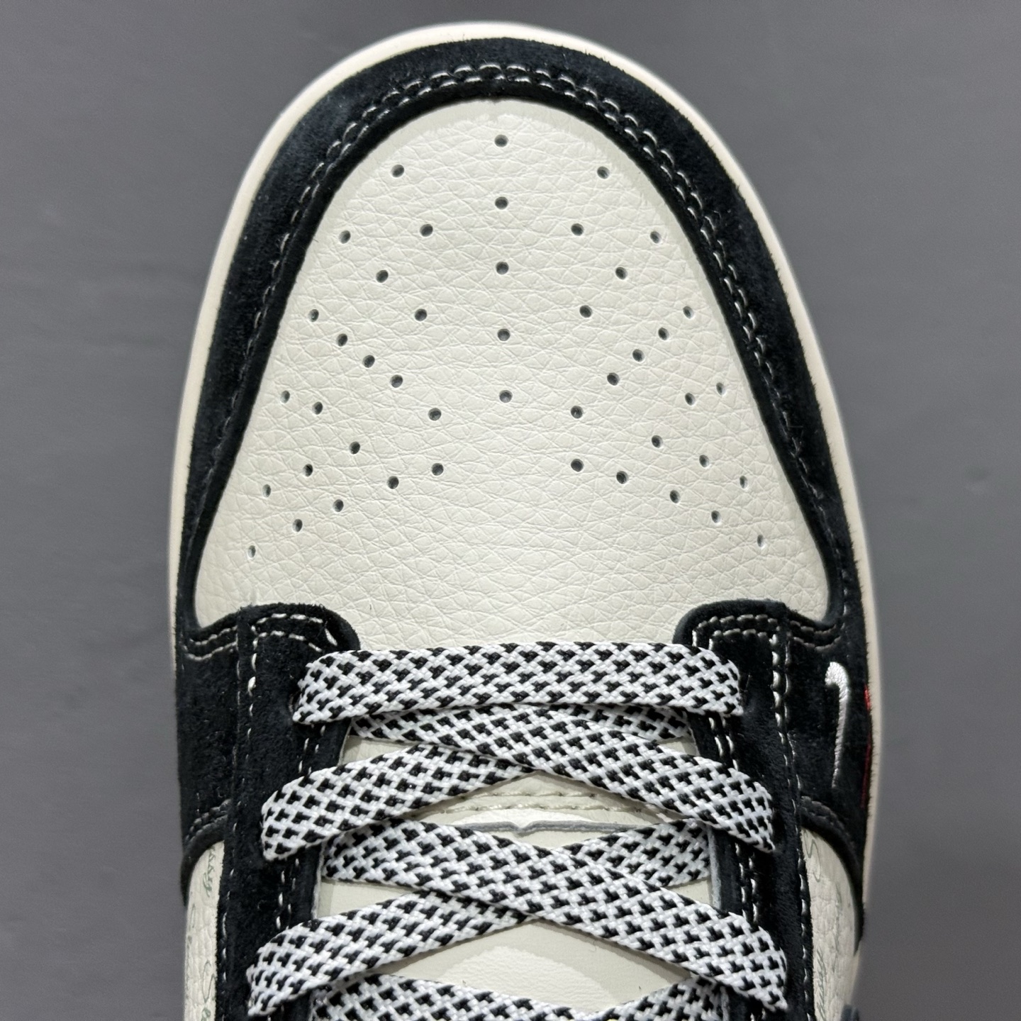 独家实拍Nk SB Dunk Low 斯图西三方联名-贴布黑勾 周年高端定制 低帮休闲板鞋 YX5066-222