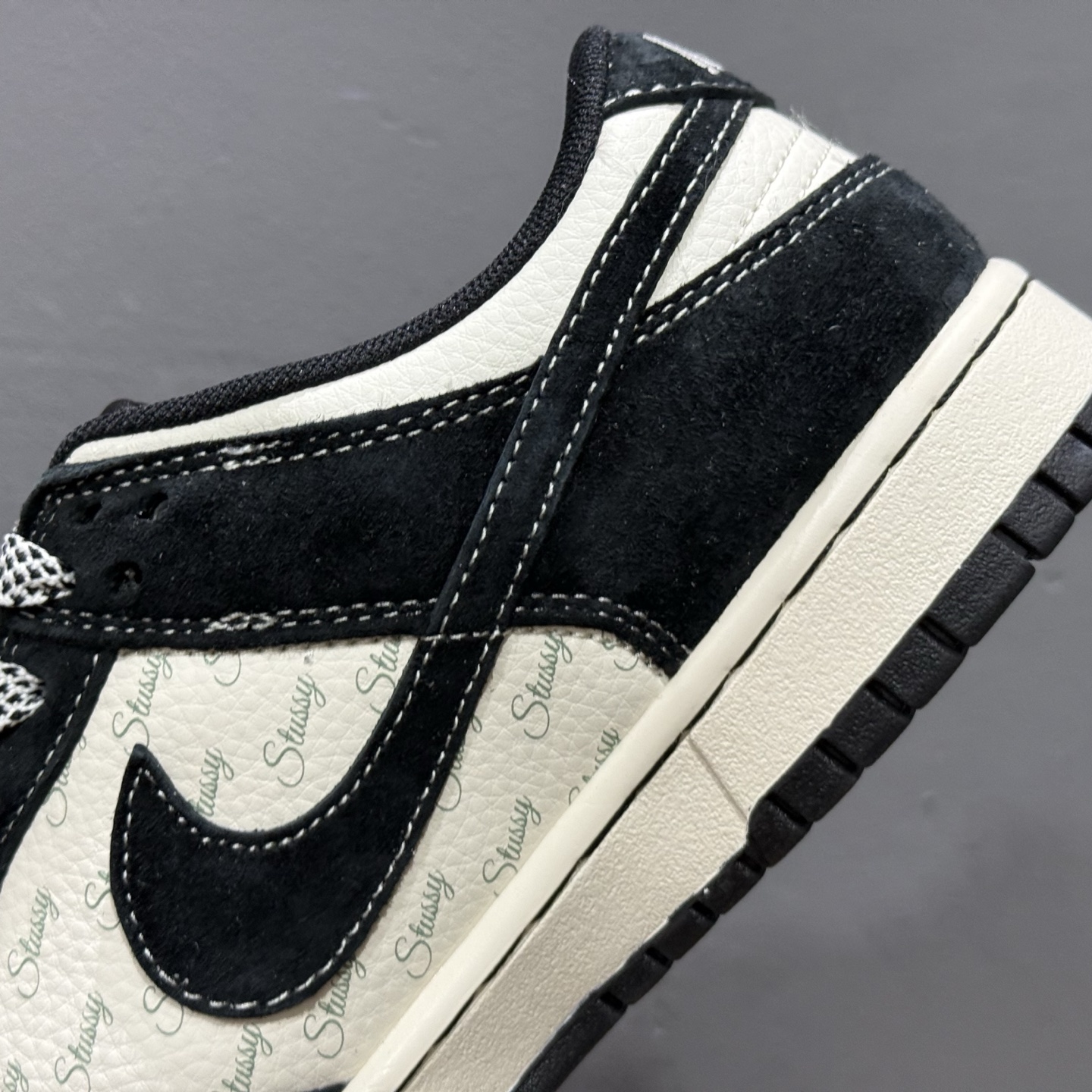独家实拍Nk SB Dunk Low 斯图西三方联名-贴布黑勾 周年高端定制 低帮休闲板鞋 YX5066-222