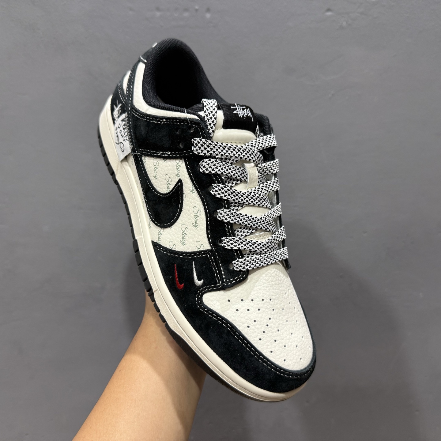 独家实拍Nk SB Dunk Low 斯图西三方联名-贴布黑勾 周年高端定制 低帮休闲板鞋 YX5066-222