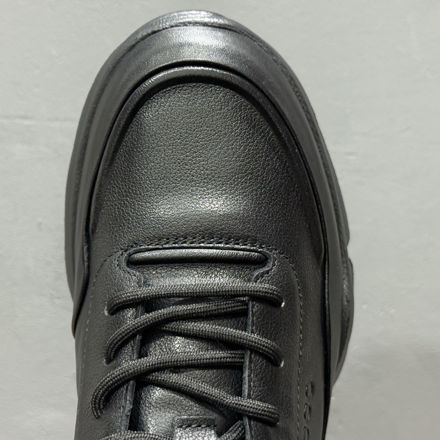 ECCO爱步运动鞋男鞋 秋冬真皮休闲防滑跑步鞋 健步BIOM系列黑武士