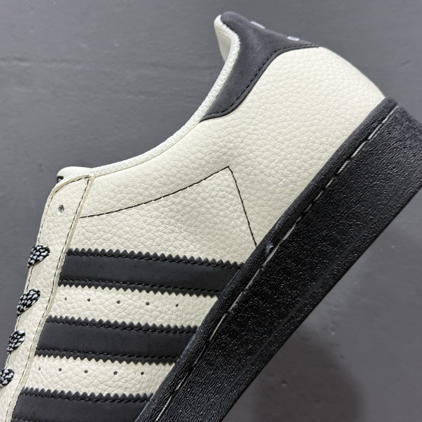 AdidOriginals GAZELLE INDOOR阿迪达斯 三叶草 贝壳头’DIY’系列低帮经典百搭休闲运动板鞋 DS0033