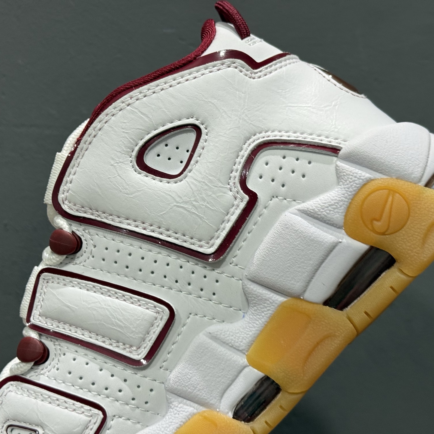 nk air more utemo 皮蓬大air复古篮球鞋 fj2846-100