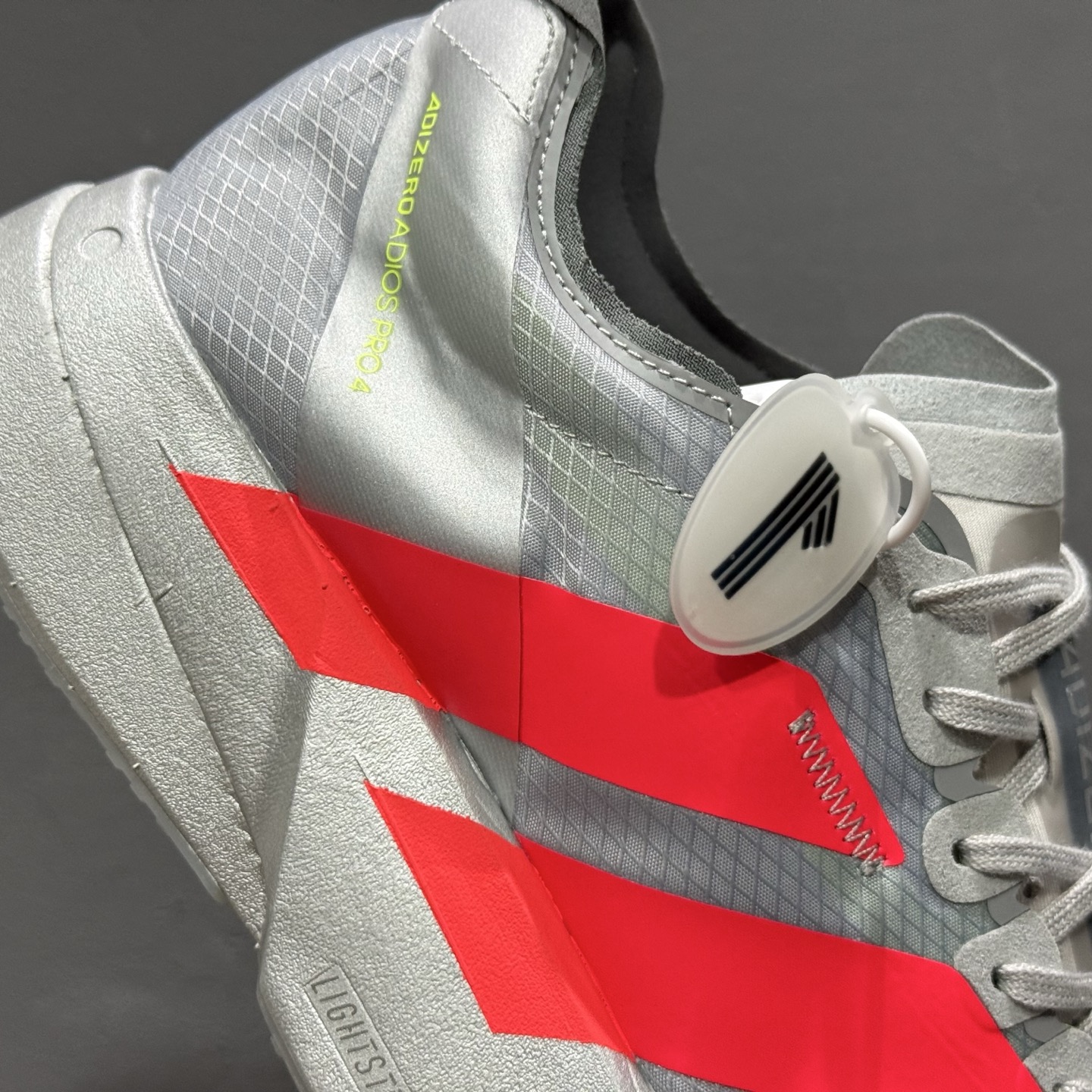 外贸版 AdidAdizero Adios 4 M JR6372 阿迪透气轻盈低帮跑步鞋