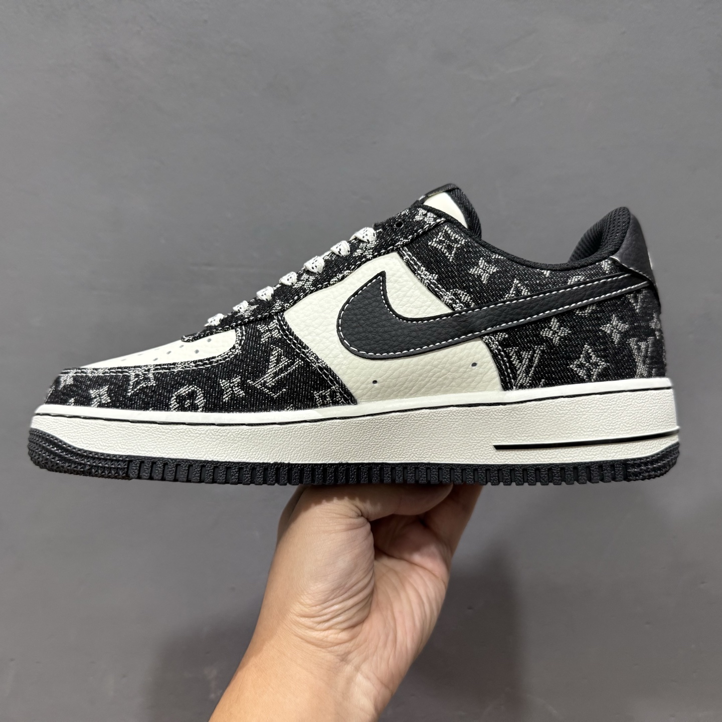 Nike Air Force 1'07 Low LV联名 白黑牛仔 空军一号低帮休闲板鞋 NH0601-579 Nike Air Force 1'07 Low LV联名 白黑牛仔 空军一号低帮休闲板鞋 NH0601-579
