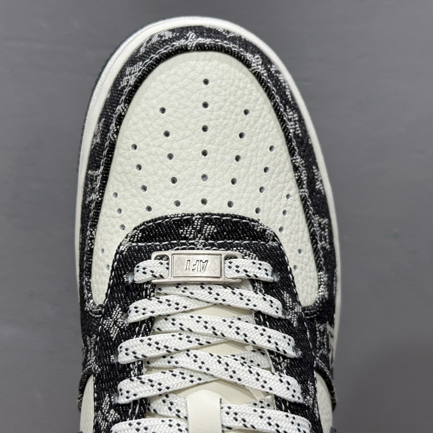 Nike Air Force 1'07 Low LV联名 白黑牛仔 空军一号低帮休闲板鞋 NH0601-579 Nike Air Force 1'07 Low LV联名 白黑牛仔 空军一号低帮休闲板鞋 NH0601-579