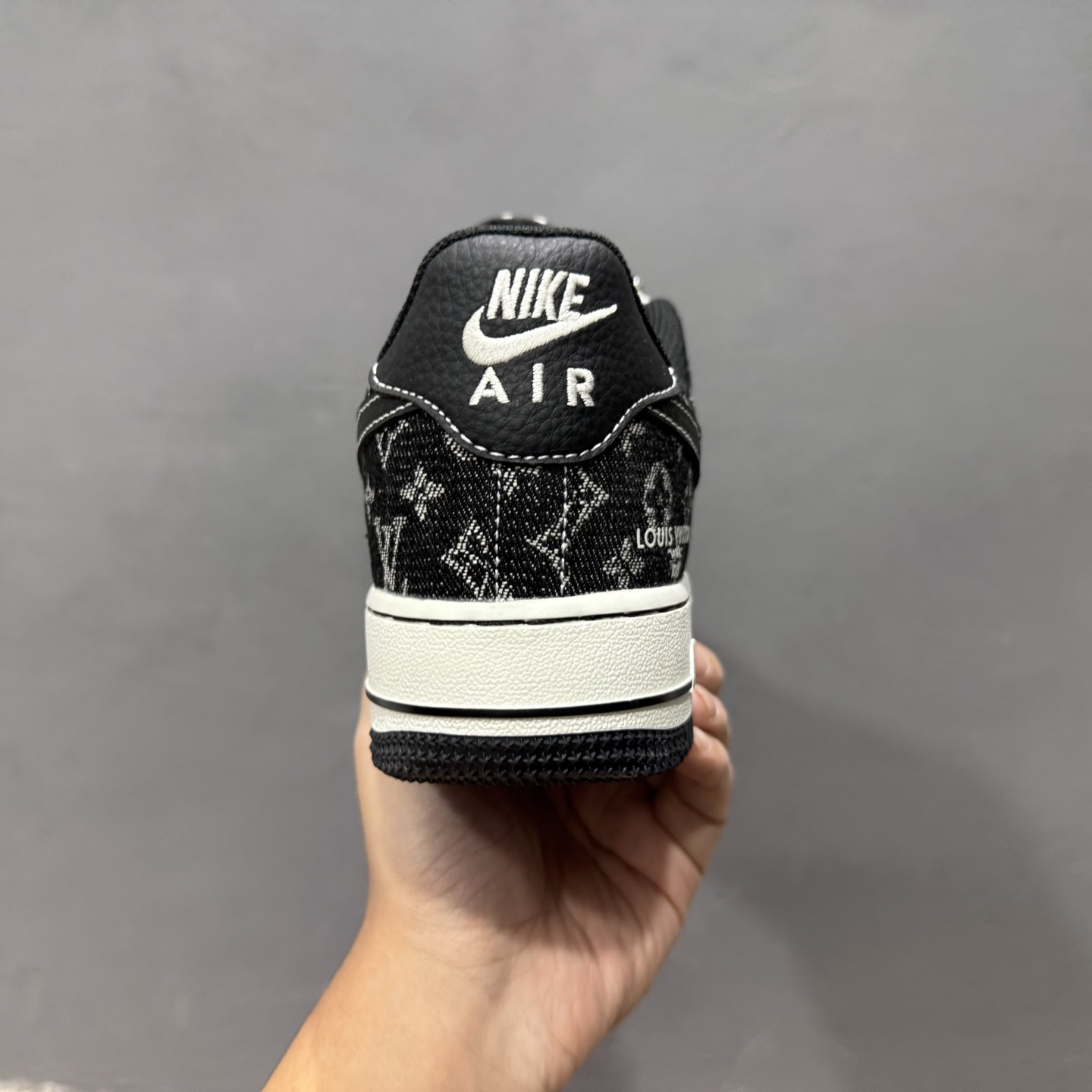 Nike Air Force 1'07 Low LV联名 白黑牛仔 空军一号低帮休闲板鞋 NH0601-579 Nike Air Force 1'07 Low LV联名 白黑牛仔 空军一号低帮休闲板鞋 NH0601-579