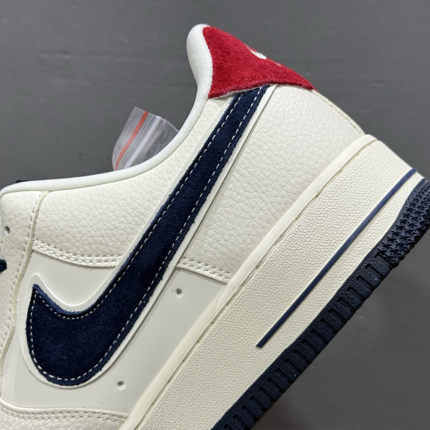 NIke Air Force 1 '07 Low “NIKE蓝红——米白蓝红猪八革”空军一号 低帮 运动鞋 休闲鞋 DD1982-326