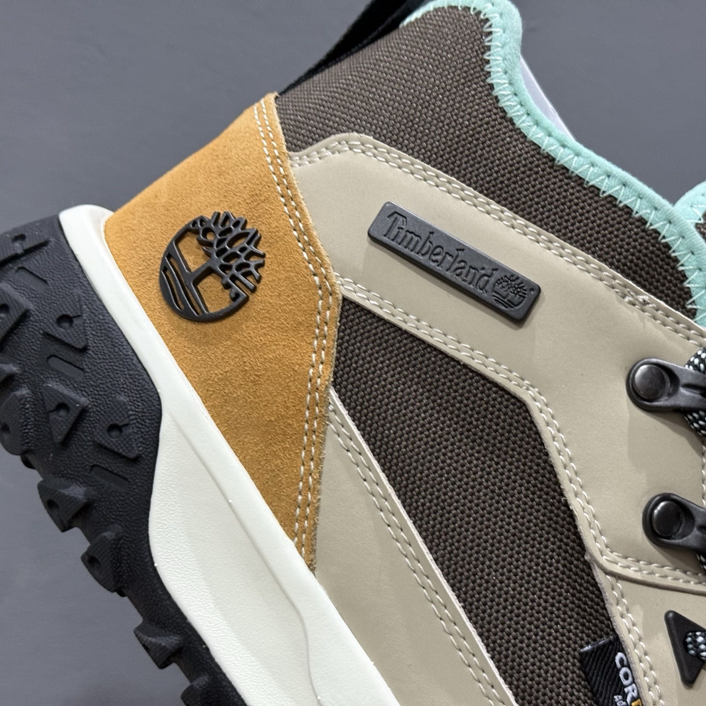 独家实拍Timberland添柏岚/天伯伦 户外中帮休闲马丁靴系列 TB0A5VA33