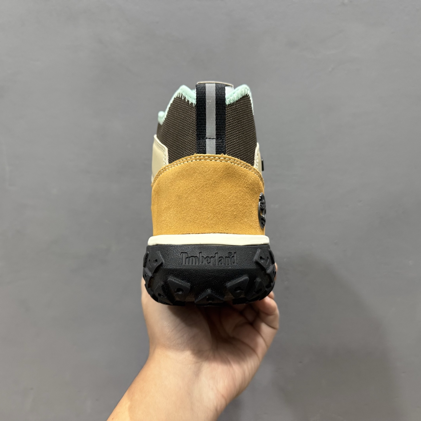 独家实拍Timberland添柏岚/天伯伦 户外中帮休闲马丁靴系列 TB0A5VA33