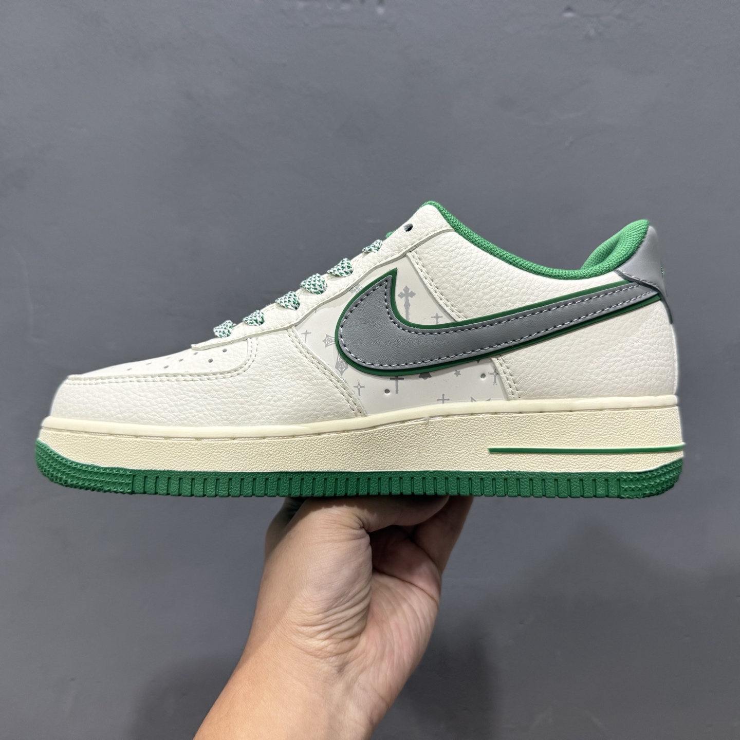 Nike Air Force 1 '07 Low “克罗心联名——米绿银”空军一号 高端定制 低帮 运动鞋 QW5606-260