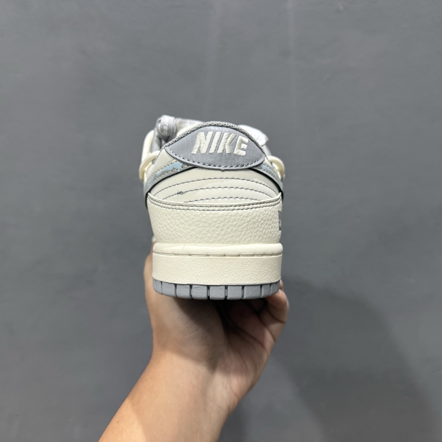 Nike Dunk Low Retro LV联名 周年高端定制 低帮休闲板鞋 DM6868-080 Nike Dunk Low Retro LV联名 周年高端定制 低帮休闲板鞋 DM6868-080