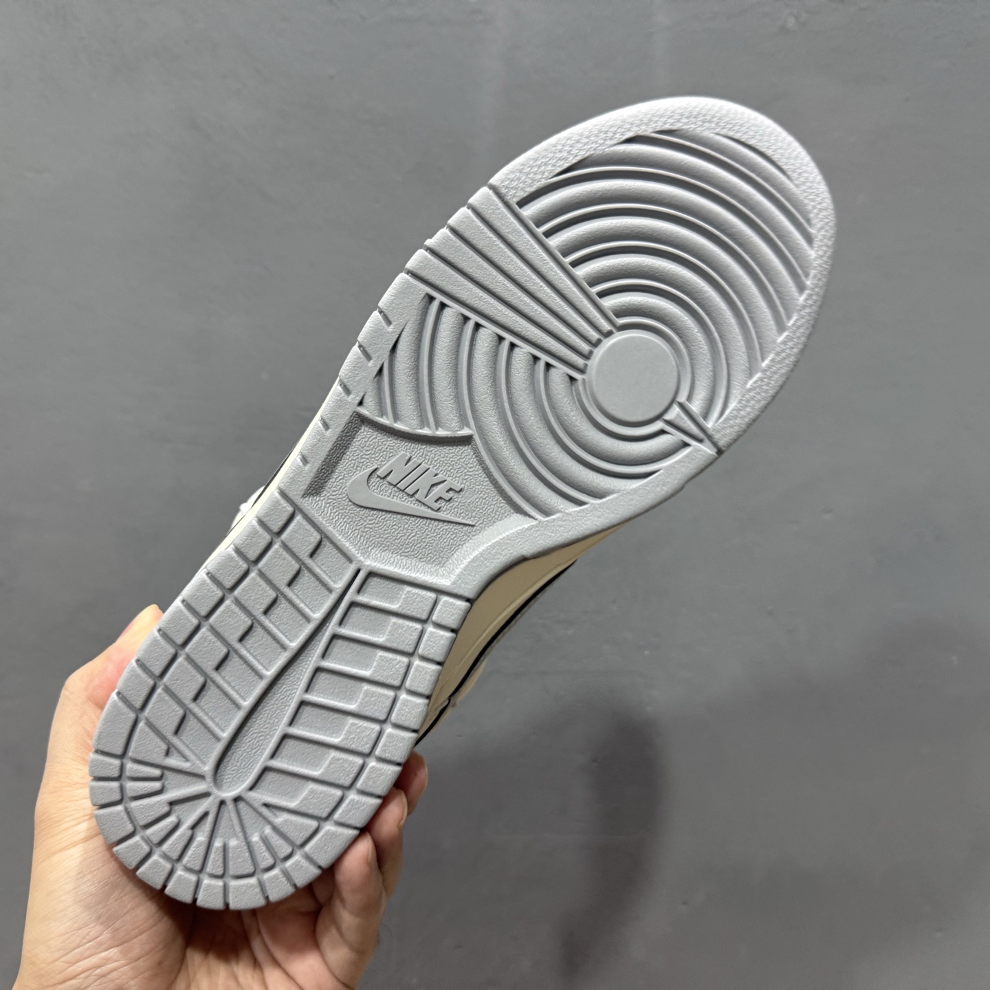 Nike Dunk Low Retro LV联名 周年高端定制 低帮休闲板鞋 DM6868-080 Nike Dunk Low Retro LV联名 周年高端定制 低帮休闲板鞋 DM6868-080