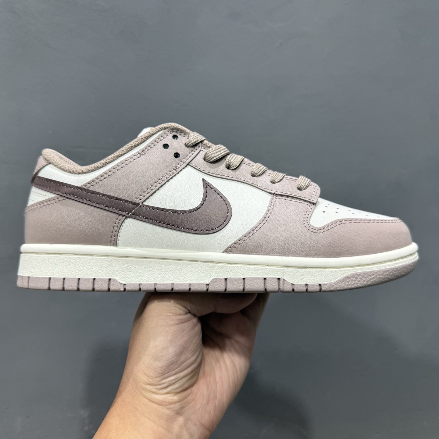 YC版Nike Dunk Low 米棕 此款以简约大方的造型设计 DD1503-125