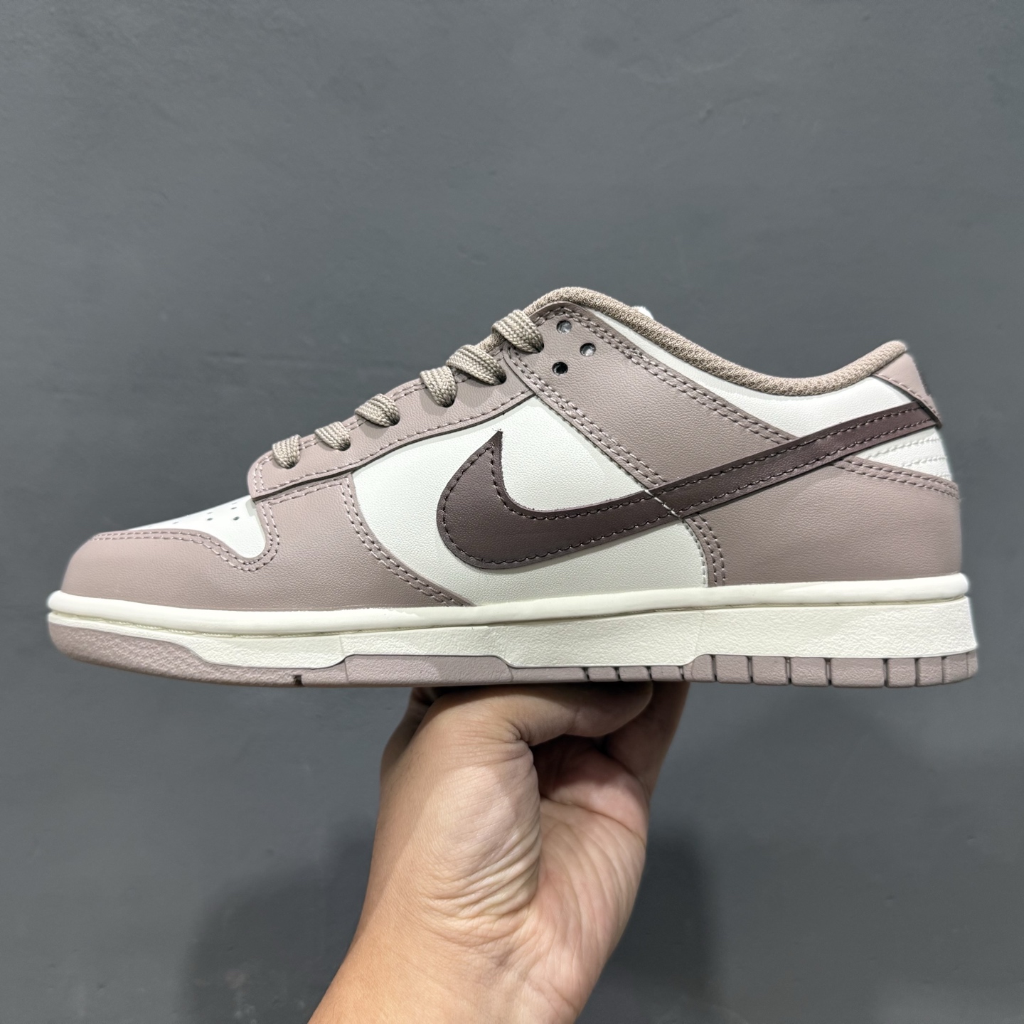 YC版Nike Dunk Low 米棕 此款以简约大方的造型设计 DD1503-125