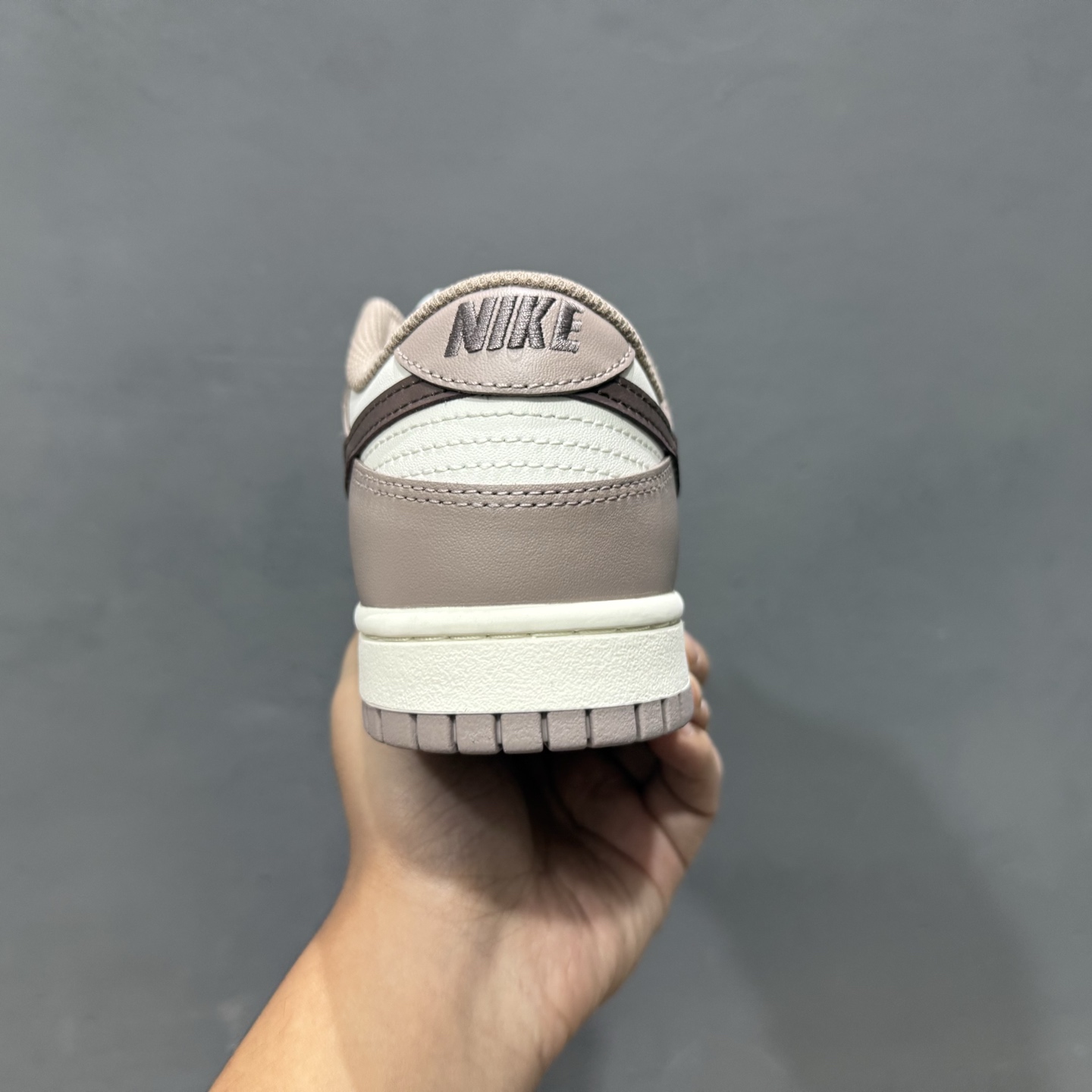 YC版Nike Dunk Low 米棕 此款以简约大方的造型设计 DD1503-125
