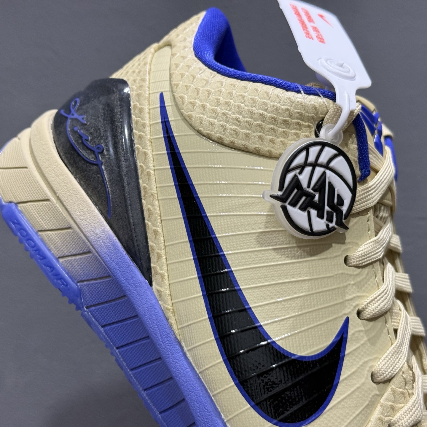 350 灭世Nike Zoom Kobe 4 ZK4 科比四代 IM2532-701-Chinese UA Cheap High Quatity Brand Clothes Bags handbags Sneakers wholesale wholesaler seller from China Factory suppliers Fashion Clothing Shoes best Quality Beautiful Price 350 灭世Nike Zoom Kobe 4 ZK4 科比四代 IM2532-701