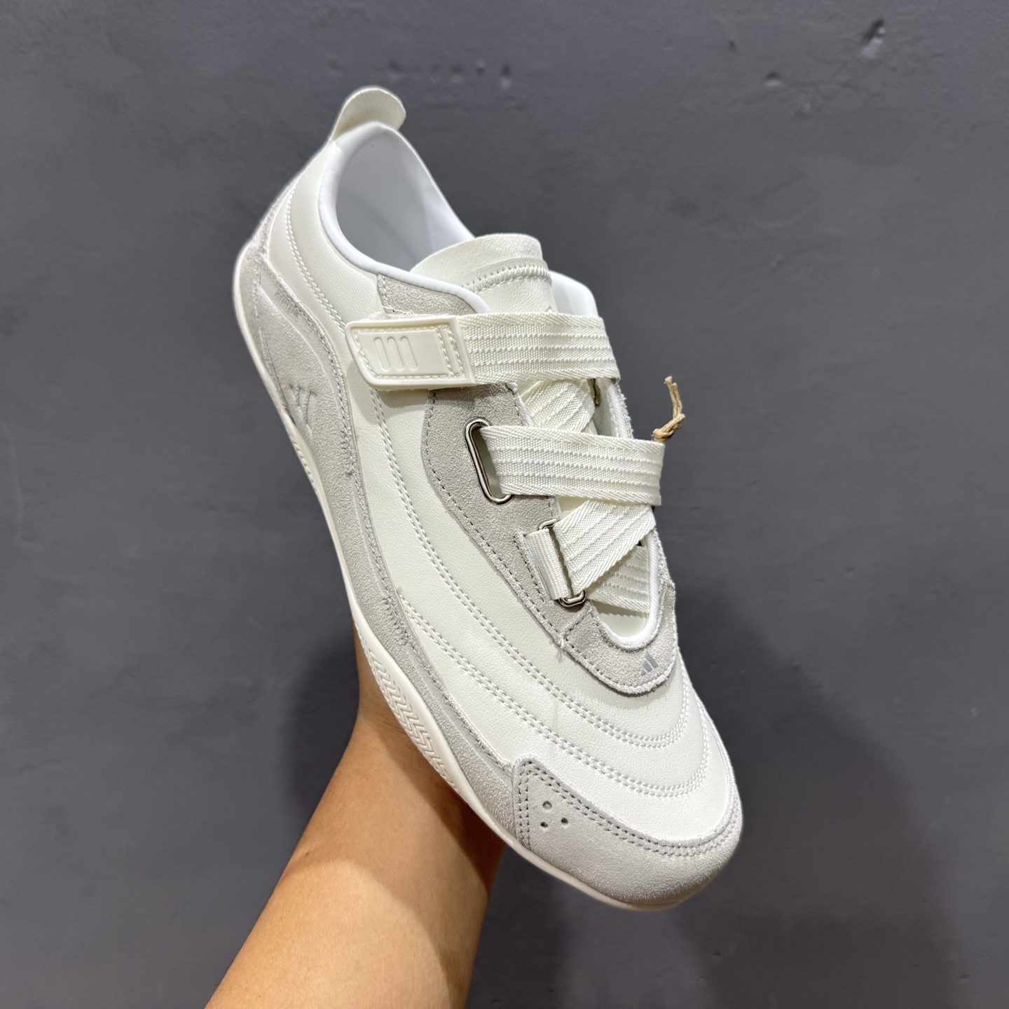 AdidUrban Reverie JQ9390 阿迪舒适时尚魔术贴防滑耐磨生活休闲鞋