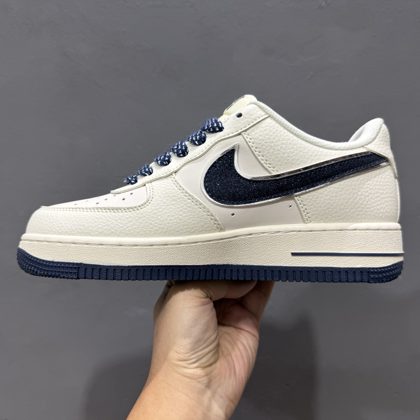 古驰联名白黑灰勾 NIke Air Force 1 ‘07 Low 空军一号 低帮 运动鞋 休闲鞋 QY6818-610 古驰联名白黑灰勾 NIke Air Force 1 ‘07 Low 空军一号 低帮 运动鞋 休闲鞋 QY6818-610