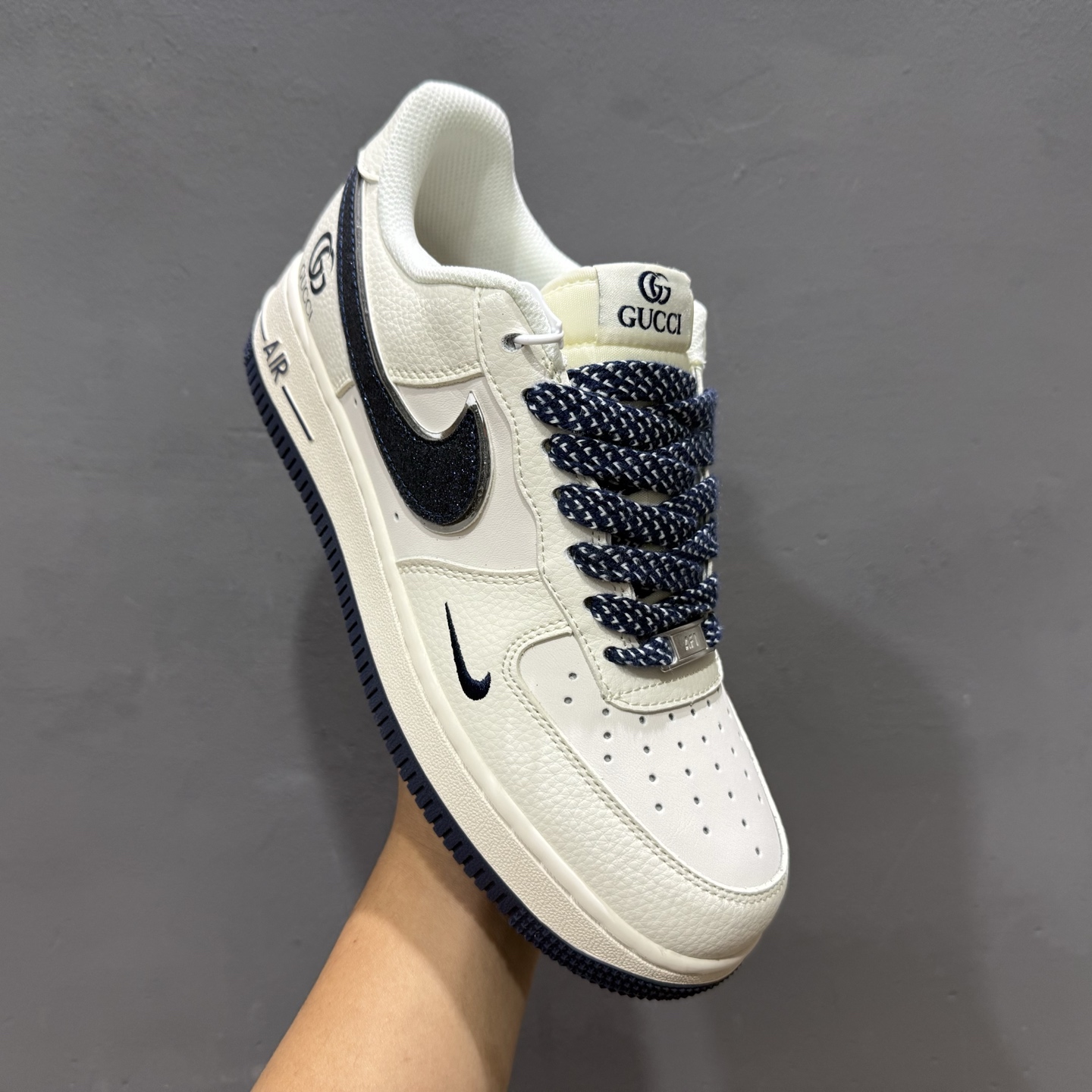 古驰联名白黑灰勾 NIke Air Force 1 ‘07 Low 空军一号 低帮 运动鞋 休闲鞋 QY6818-610 古驰联名白黑灰勾 NIke Air Force 1 ‘07 Low 空军一号 低帮 运动鞋 休闲鞋 QY6818-610