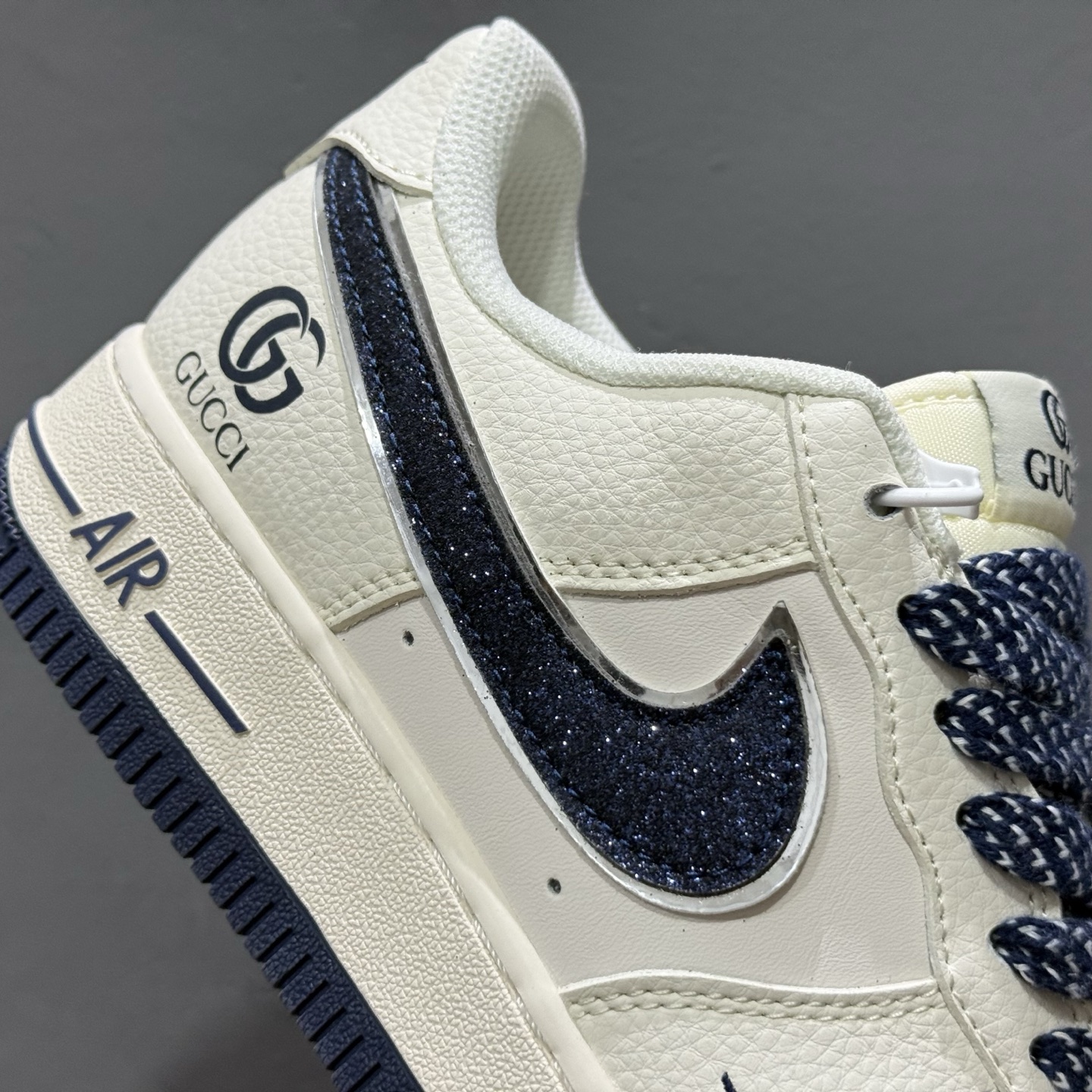 古驰联名白黑灰勾 NIke Air Force 1 ‘07 Low 空军一号 低帮 运动鞋 休闲鞋 QY6818-610 古驰联名白黑灰勾 NIke Air Force 1 ‘07 Low 空军一号 低帮 运动鞋 休闲鞋 QY6818-610