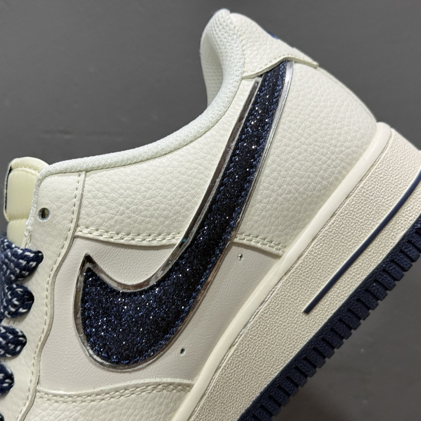 古驰联名白黑灰勾 NIke Air Force 1 ‘07 Low 空军一号 低帮 运动鞋 休闲鞋 QY6818-610 古驰联名白黑灰勾 NIke Air Force 1 ‘07 Low 空军一号 低帮 运动鞋 休闲鞋 QY6818-610