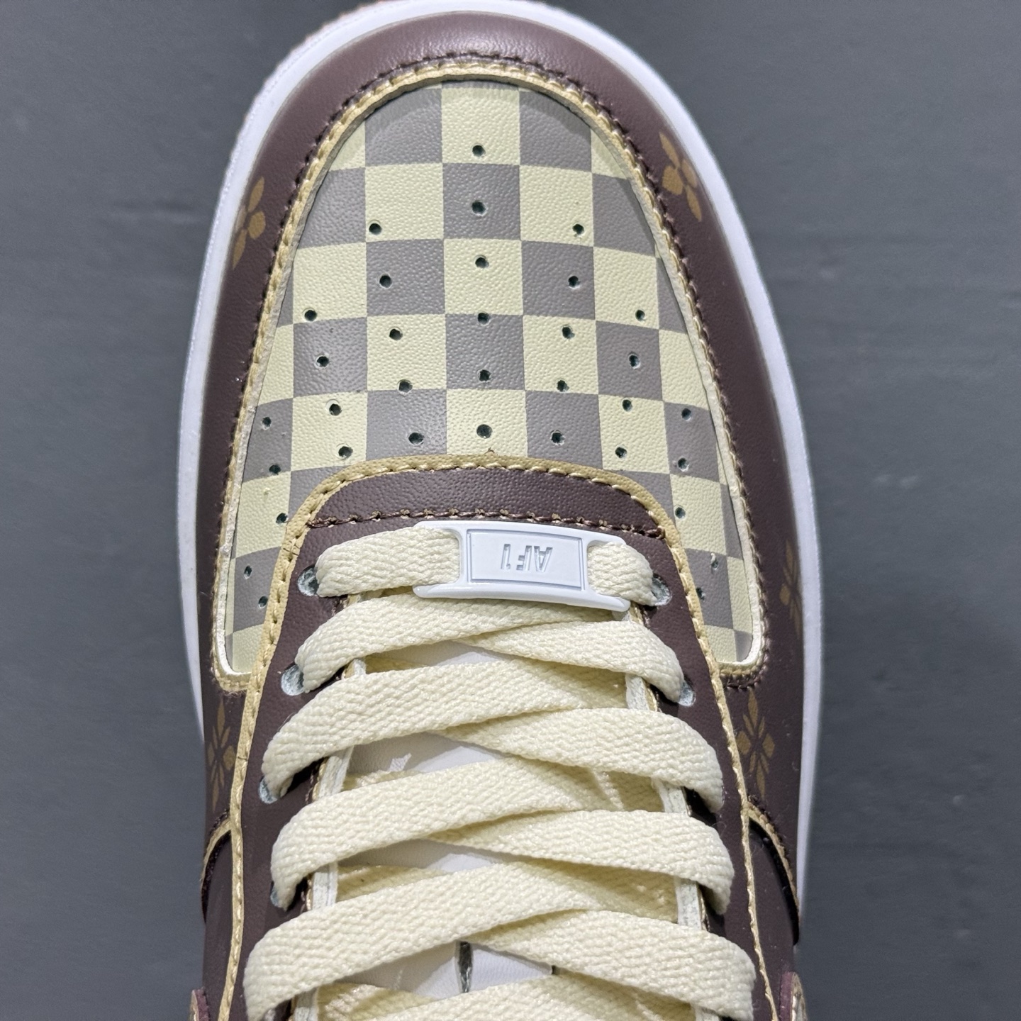 Nike Air Force 1'07 Low 联名款 空军一号低帮休闲板鞋 DJ2739-100