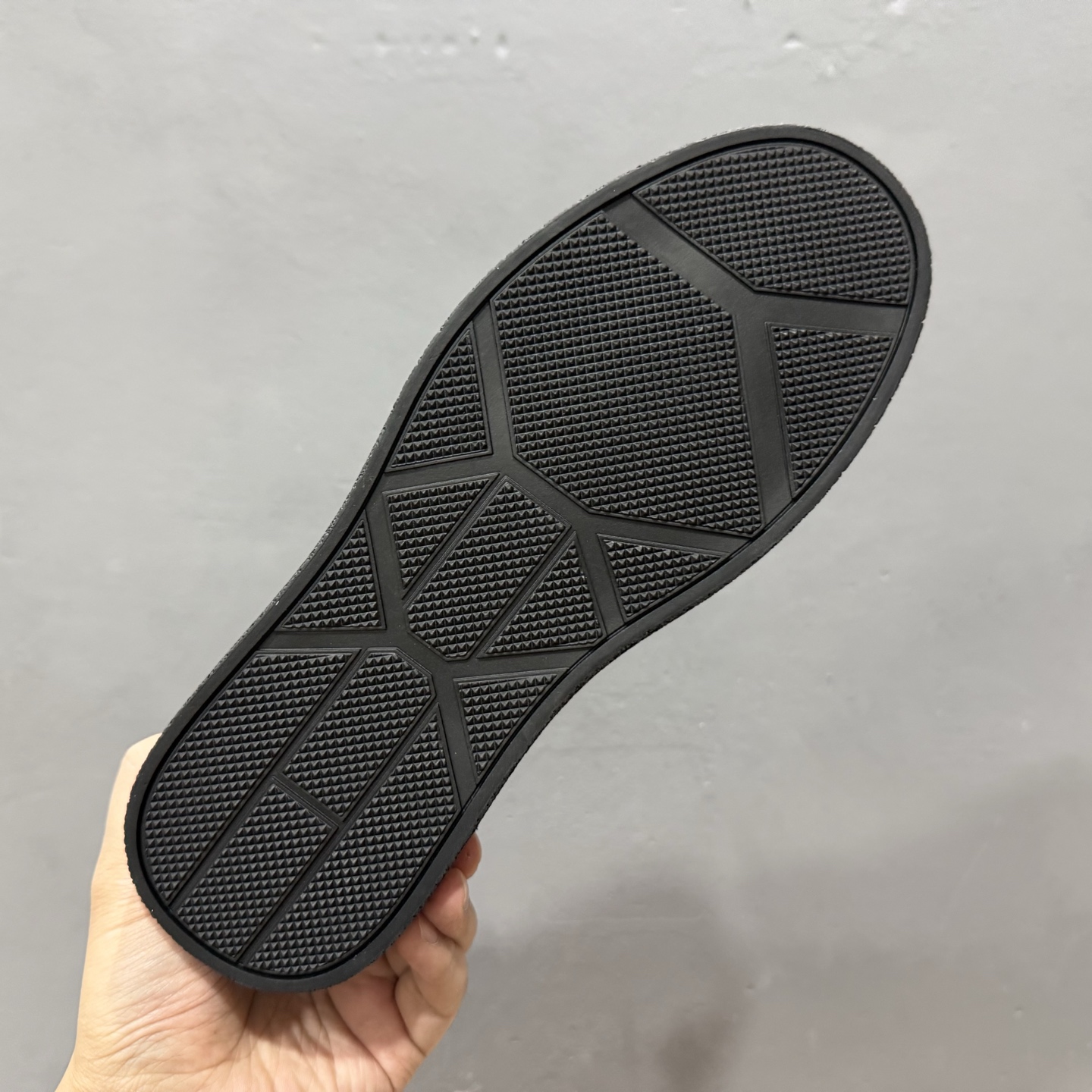 ECCO爱步男士休闲鞋 百搭防滑平底鞋 简约时尚街头户外鞋