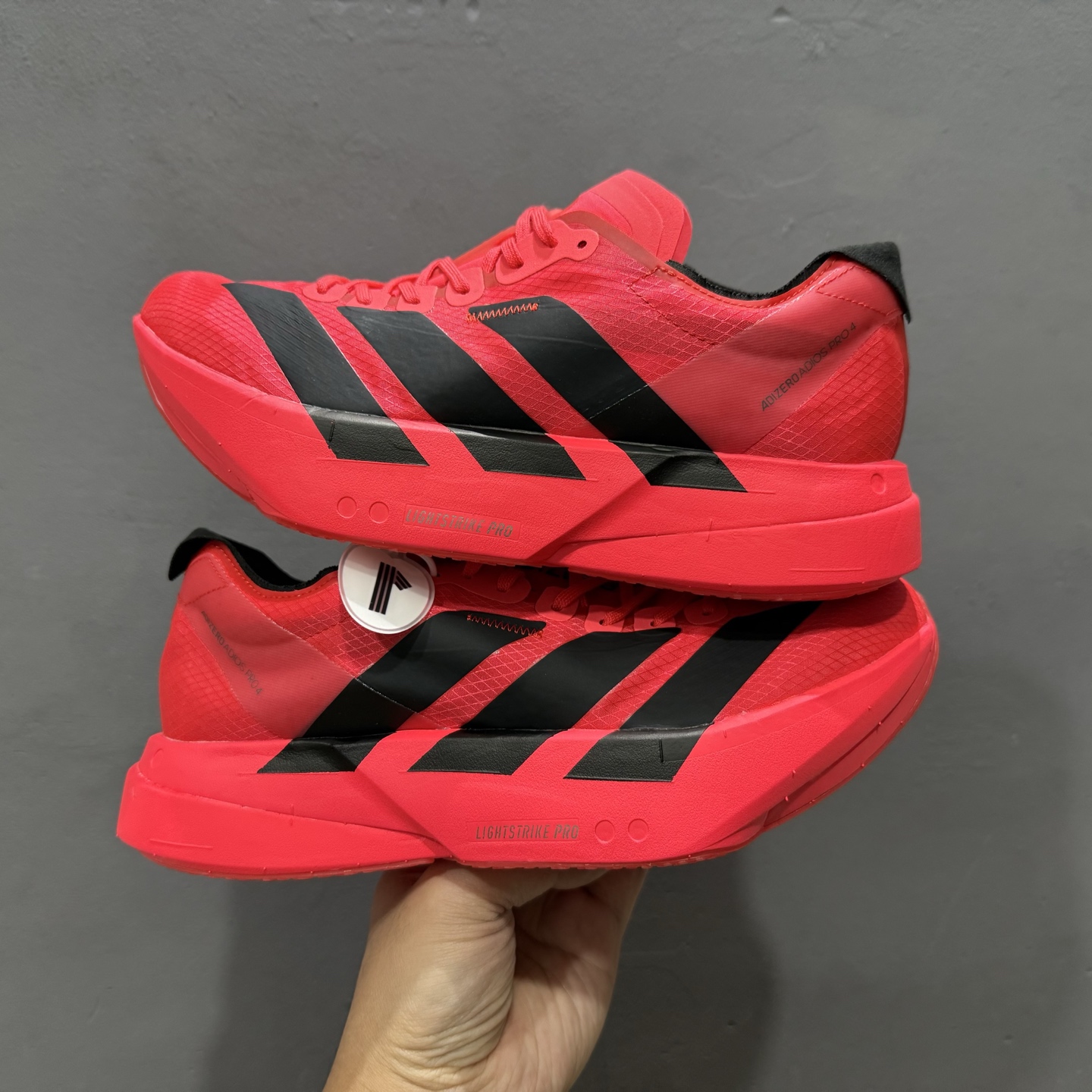 外贸版 AdidAdizero Adios 4 M 阿迪透气轻盈低帮跑步鞋 JR6368