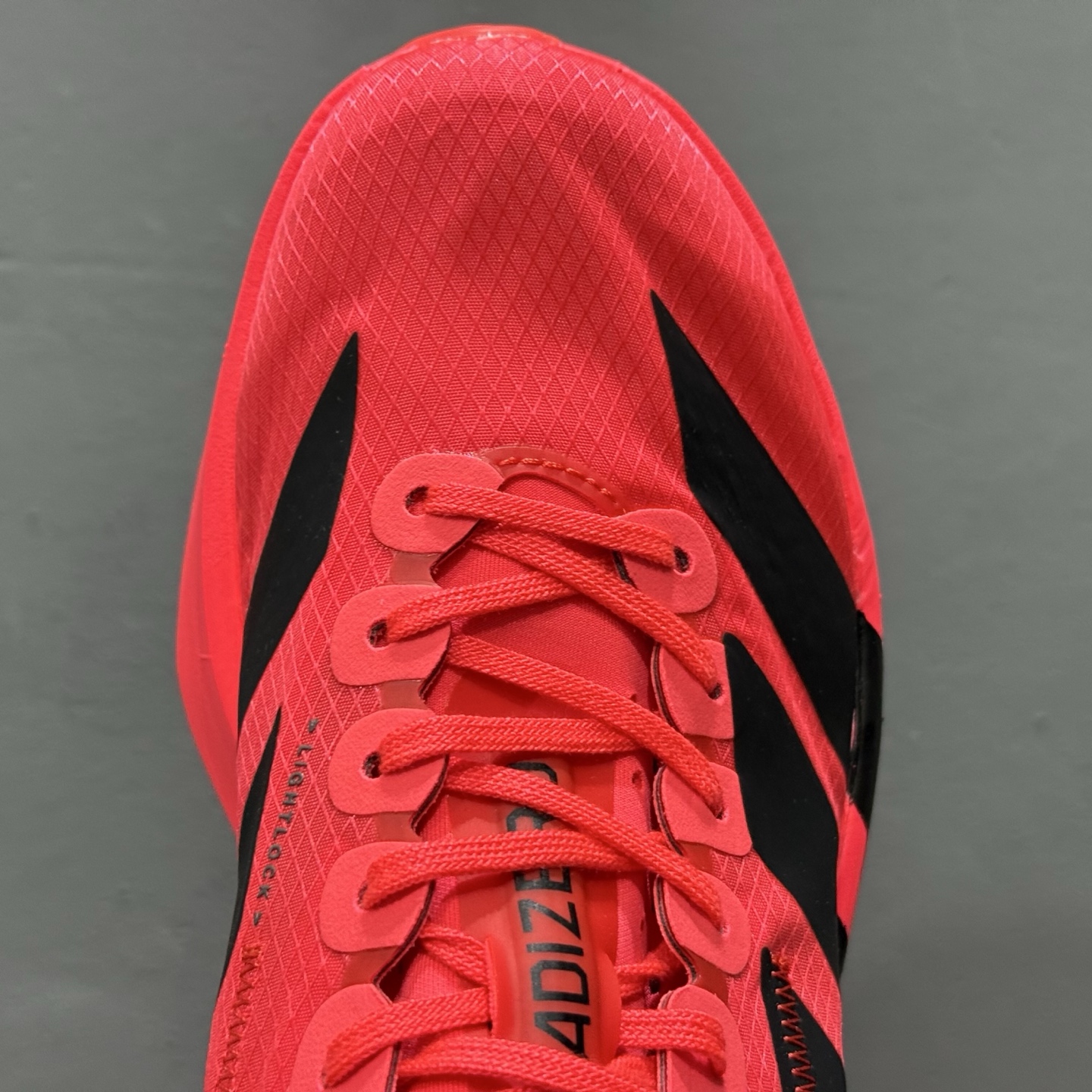 外贸版 AdidAdizero Adios 4 M 阿迪透气轻盈低帮跑步鞋 JR6368