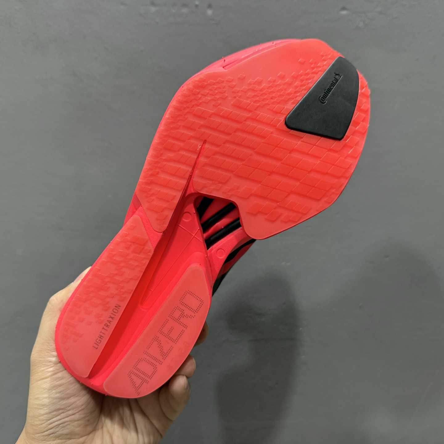 外贸版 AdidAdizero Adios 4 M 阿迪透气轻盈低帮跑步鞋 JR6368