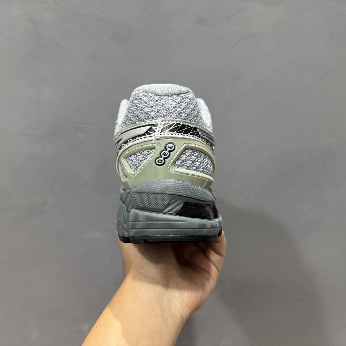 ASICS/亚瑟士GEL-NYC透气网眼鞋面配合部分合成革材质