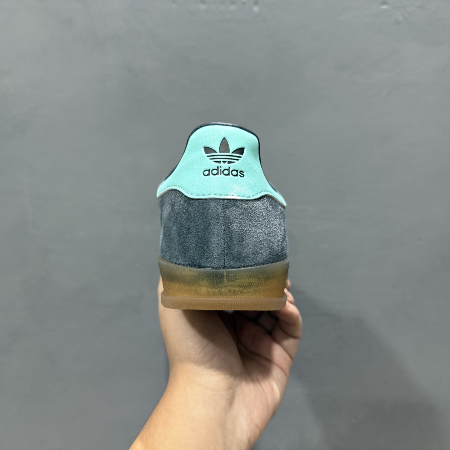 adidOriginals Gazelle INdoor 三叶草休闲防滑耐磨低帮板鞋 JI2587 adidOriginals Gazelle INdoor 三叶草休闲防滑耐磨低帮板鞋 JI2587