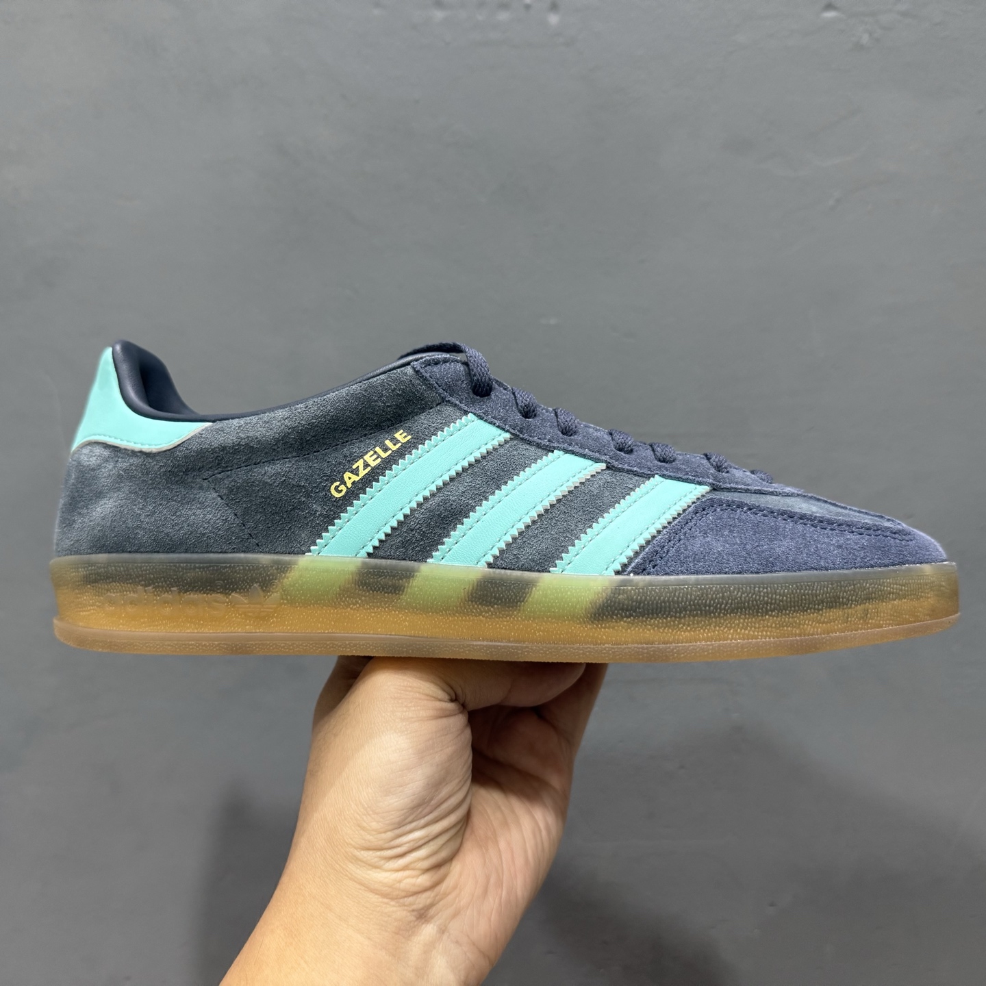 adidOriginals Gazelle INdoor 三叶草休闲防滑耐磨低帮板鞋 JI2587 adidOriginals Gazelle INdoor 三叶草休闲防滑耐磨低帮板鞋 JI2587