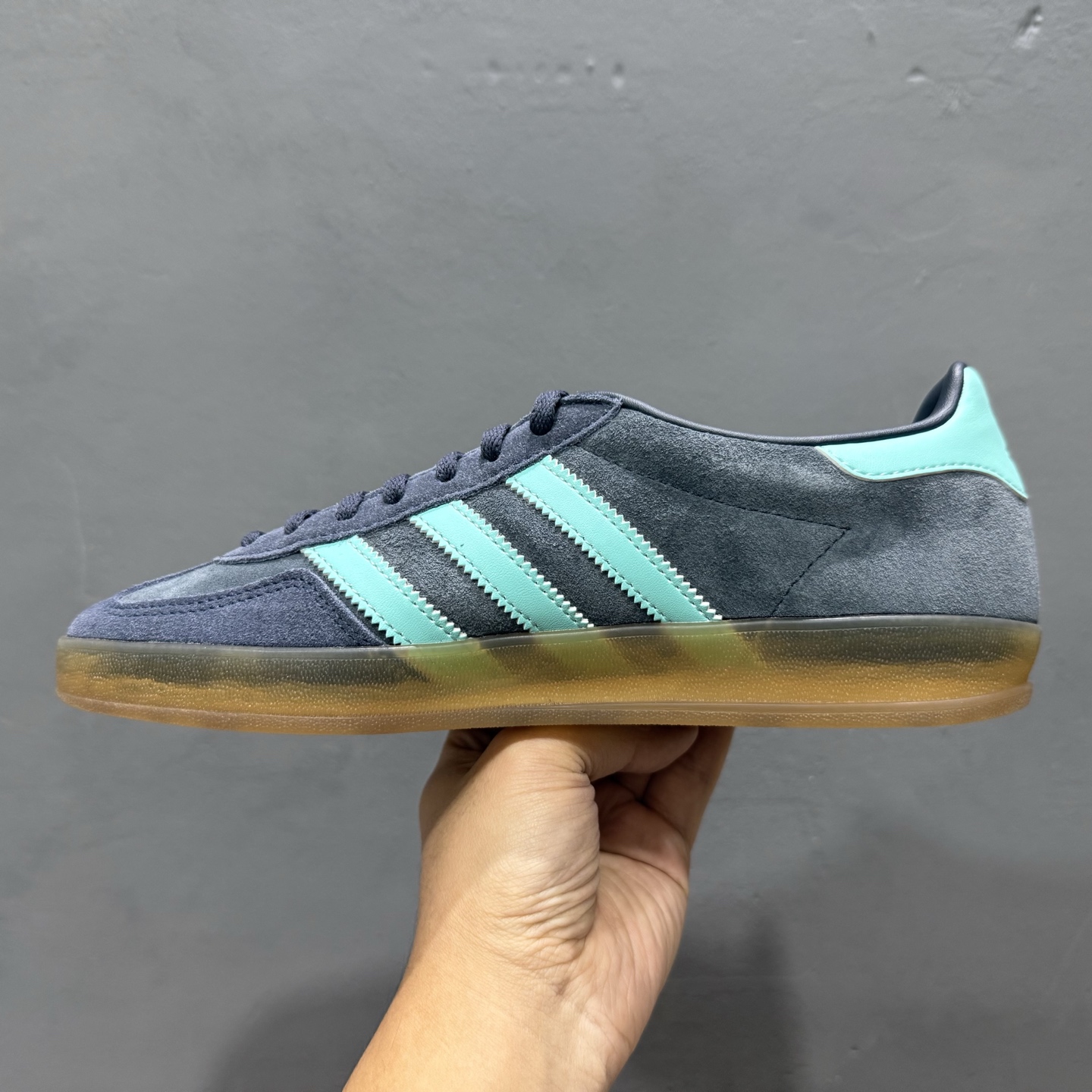 adidOriginals Gazelle INdoor 三叶草休闲防滑耐磨低帮板鞋 JI2587 adidOriginals Gazelle INdoor 三叶草休闲防滑耐磨低帮板鞋 JI2587