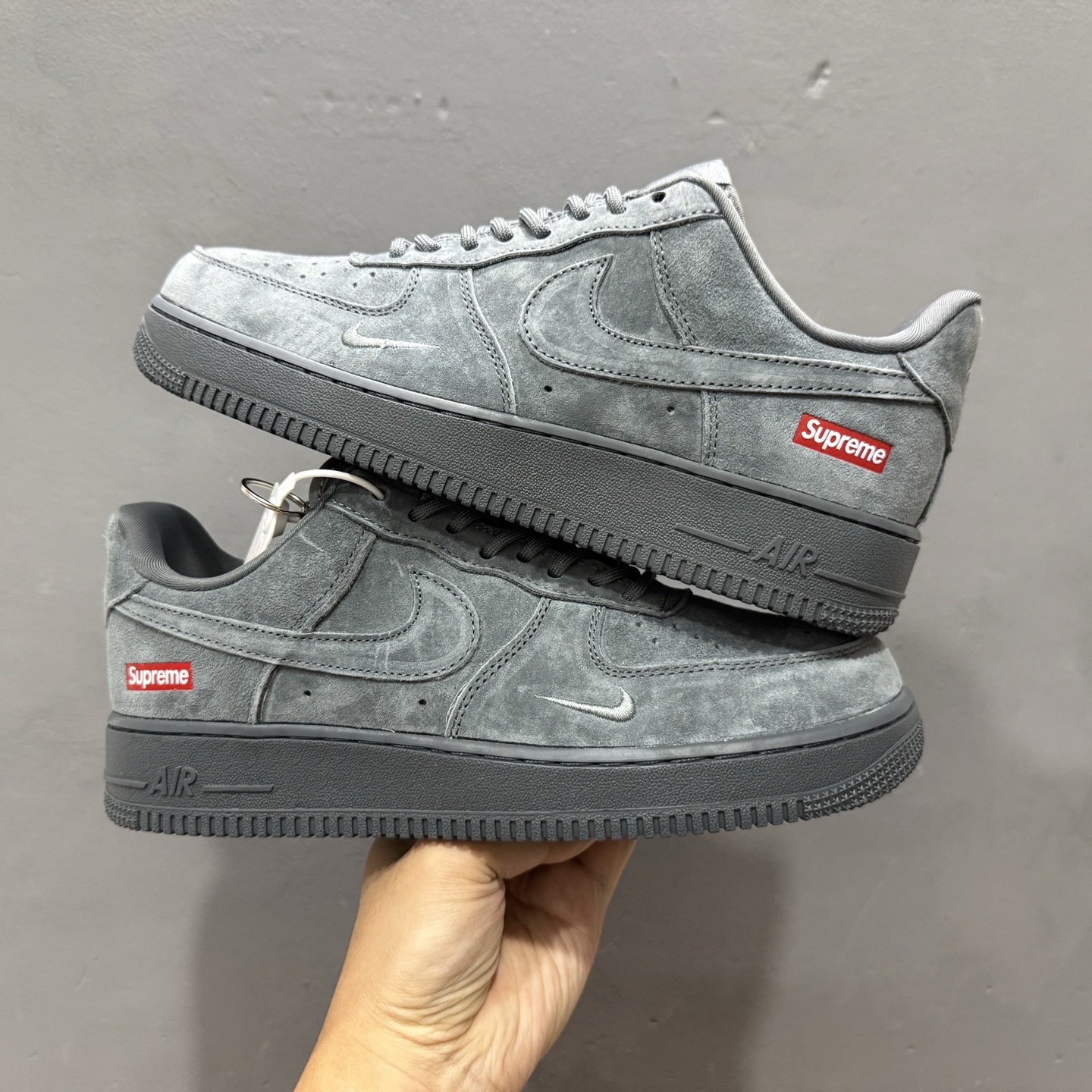 Nike Air Force 1 '07 Low “Supreme联名——全猪八”空军一号 高端定制 低帮 运动鞋 DF0188-115 Nike Air Force 1 '07 Low “Supreme联名——全猪八”空军一号 高端定制 低帮 运动鞋 DF0188-115