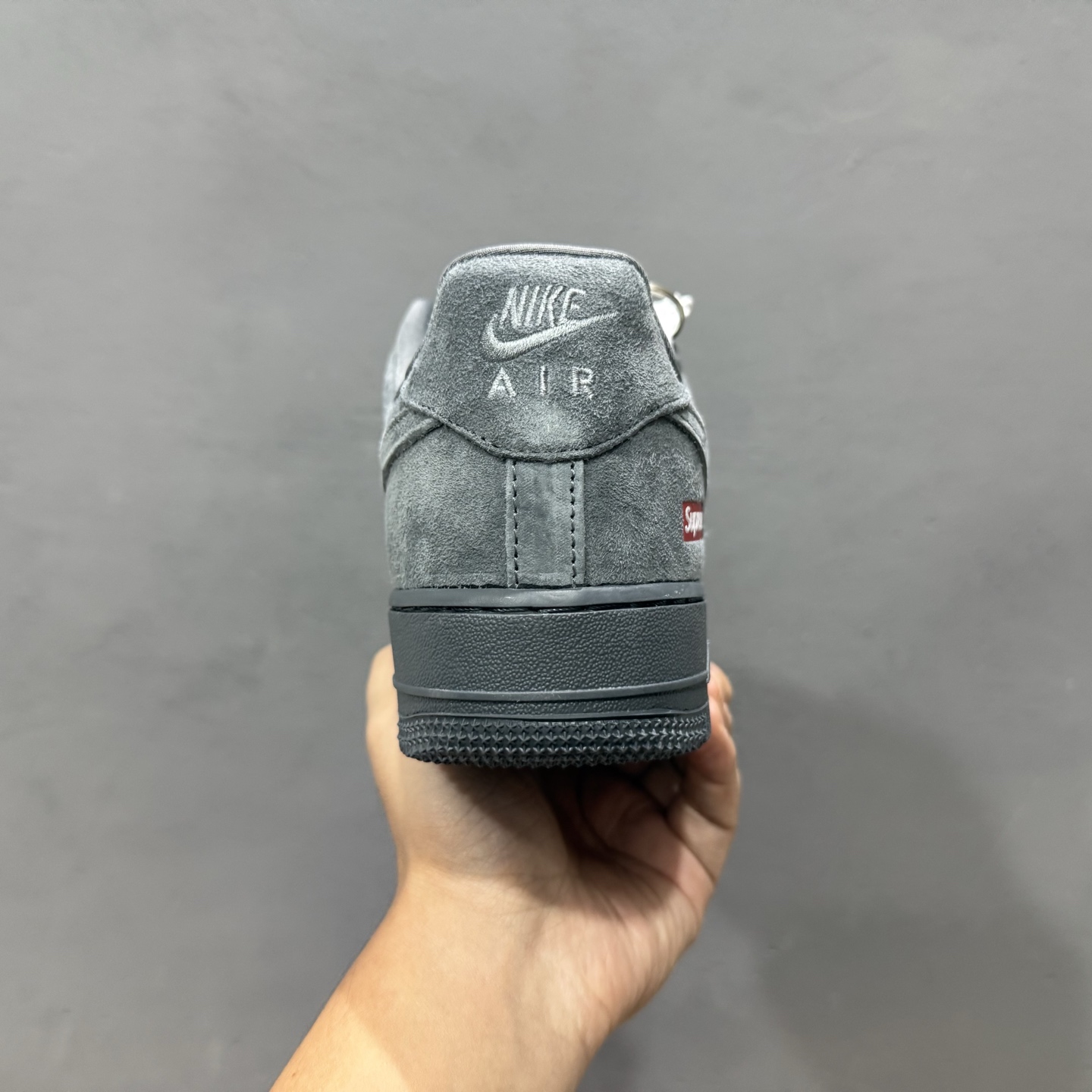 Nike Air Force 1 '07 Low “Supreme联名——全猪八”空军一号 高端定制 低帮 运动鞋 DF0188-115 Nike Air Force 1 '07 Low “Supreme联名——全猪八”空军一号 高端定制 低帮 运动鞋 DF0188-115