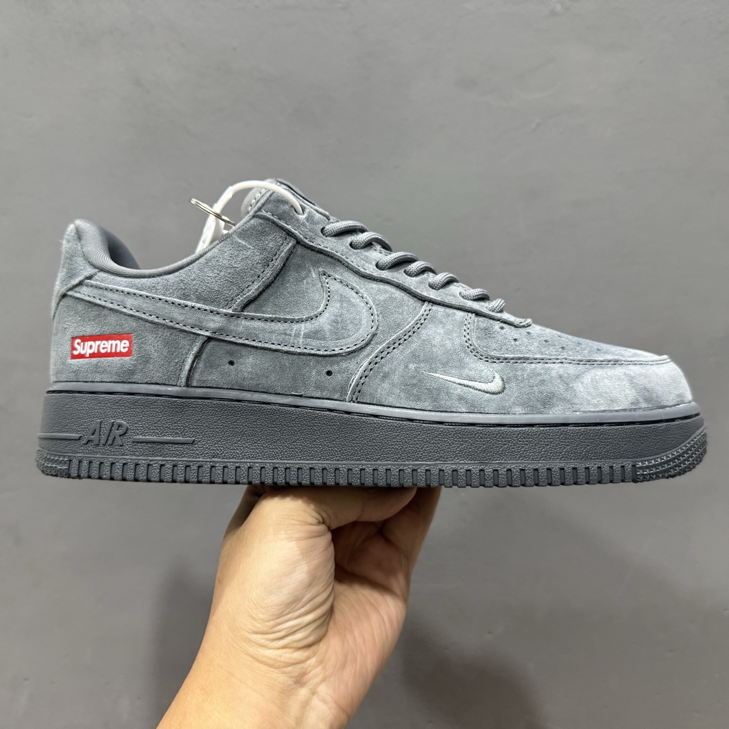 Nike Air Force 1 ’07 Low “Supreme联名——全猪八”空军一号 高端定制 低帮 运动鞋 DF0188-115 Nike Air Force 1 ’07 Low “Supreme联名——全猪八”空军一号 高端定制 低帮 运动鞋 DF0188-115