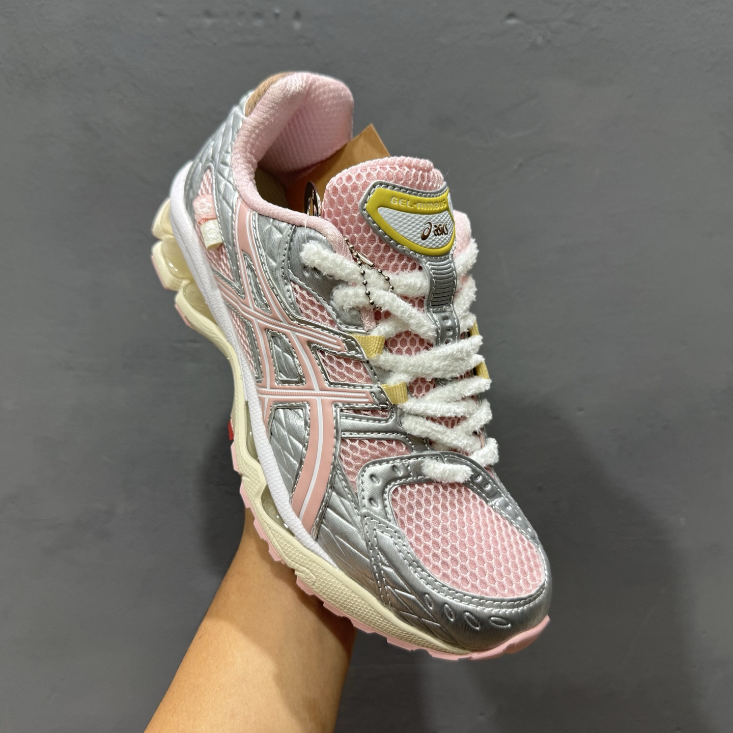 ASICS/亚瑟士GEL-NYC透气网眼鞋面配合部分合成革材质