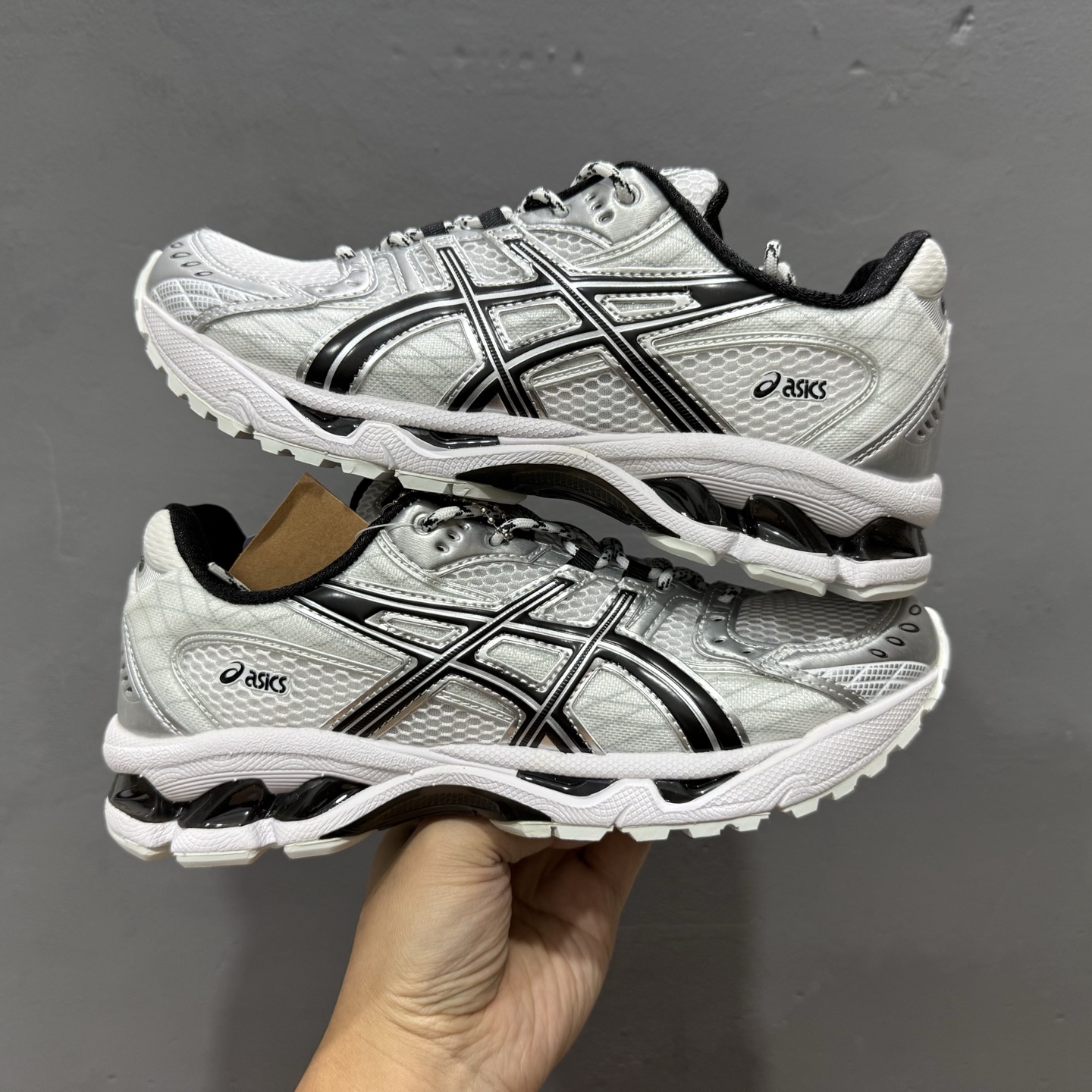 ASICS/亚瑟士GEL-NYC透气网眼鞋面配合部分合成革材质