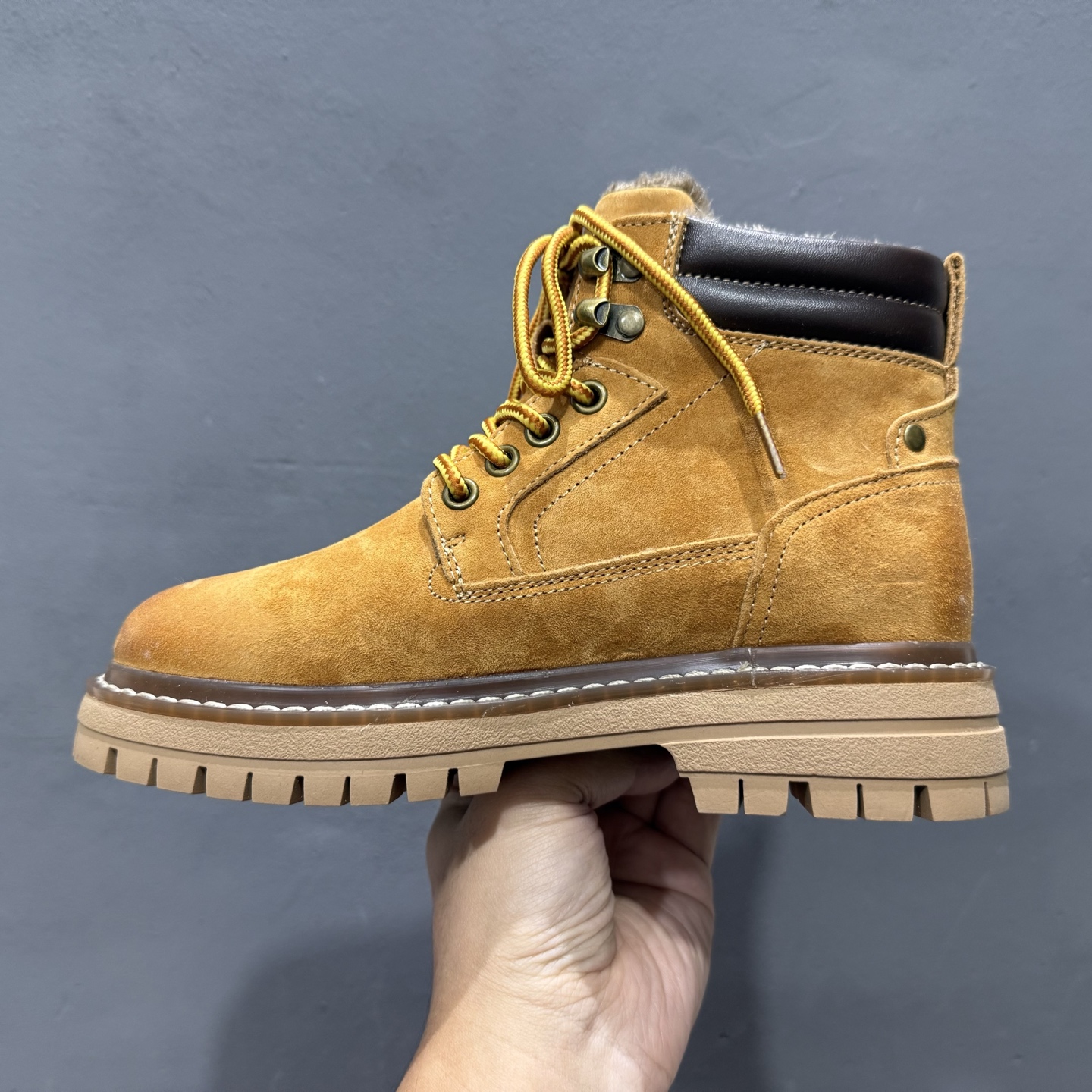 UGG Tasman Weather Hybrid 塔斯曼混合系列户外中帮休闲马丁靴雪地靴