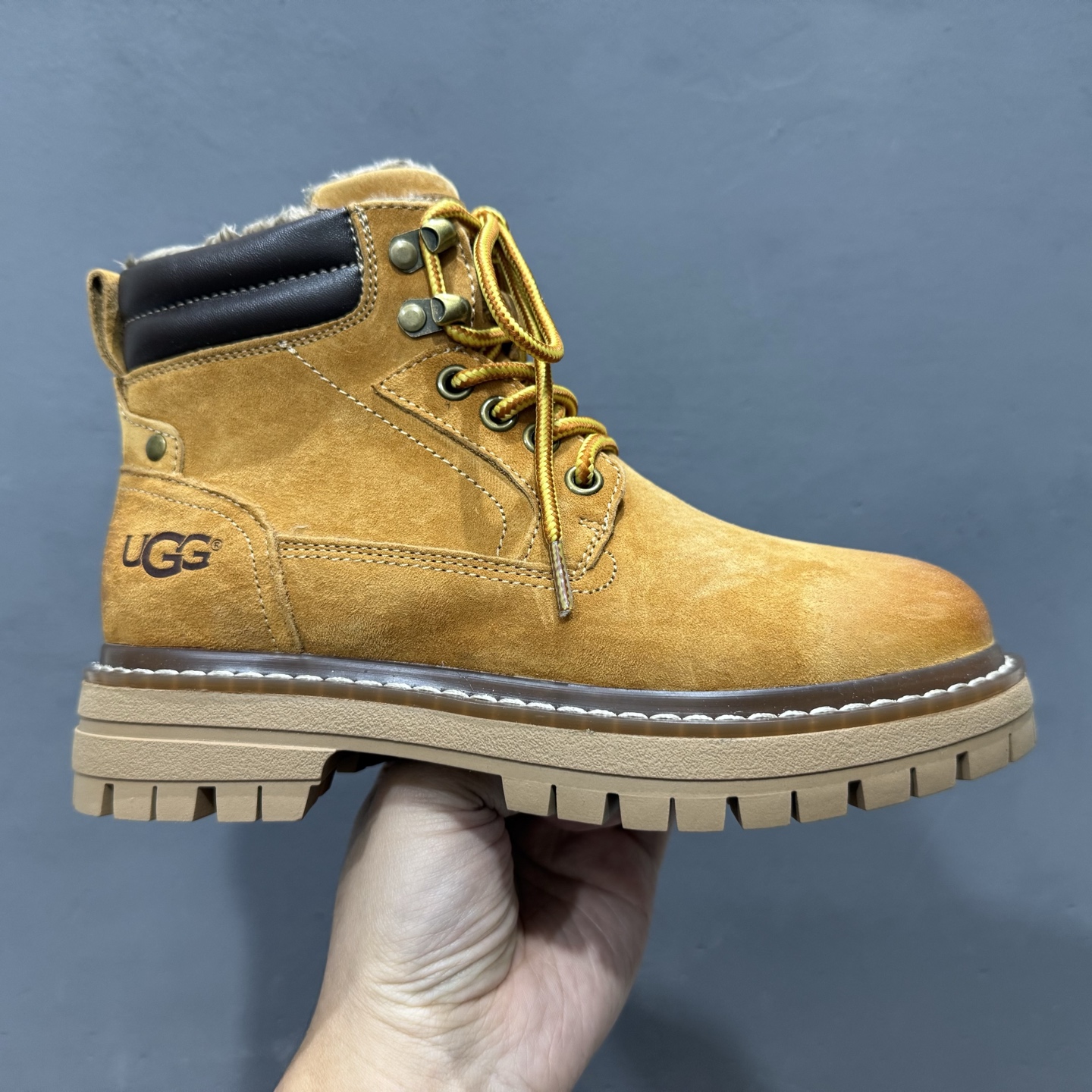 UGG Tasman Weather Hybrid 塔斯曼混合系列户外中帮休闲马丁靴雪地靴