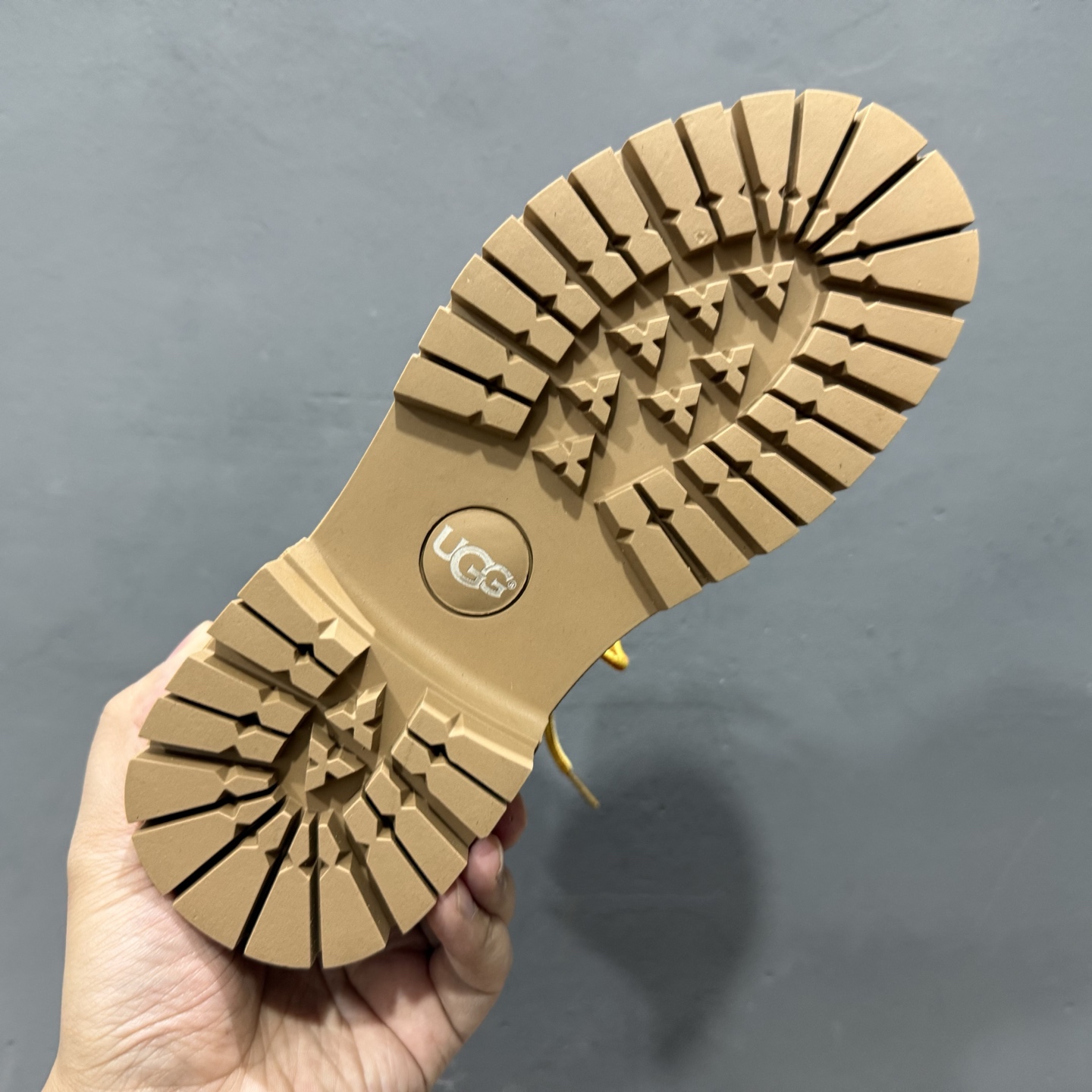 UGG Tasman Weather Hybrid 塔斯曼混合系列户外中帮休闲马丁靴雪地靴